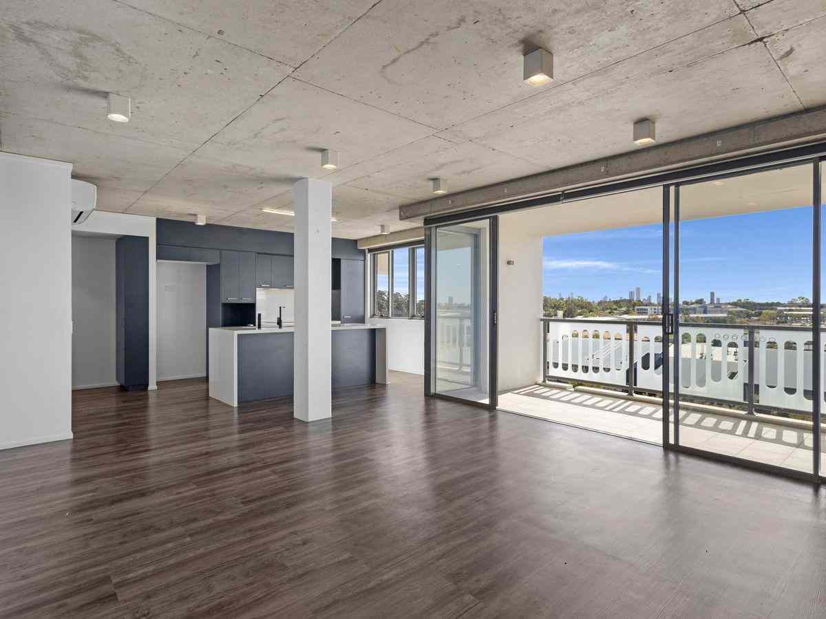 Prop-GPT: Property: QLD Varsity Lakes, QLD 4227 Queensland 4227