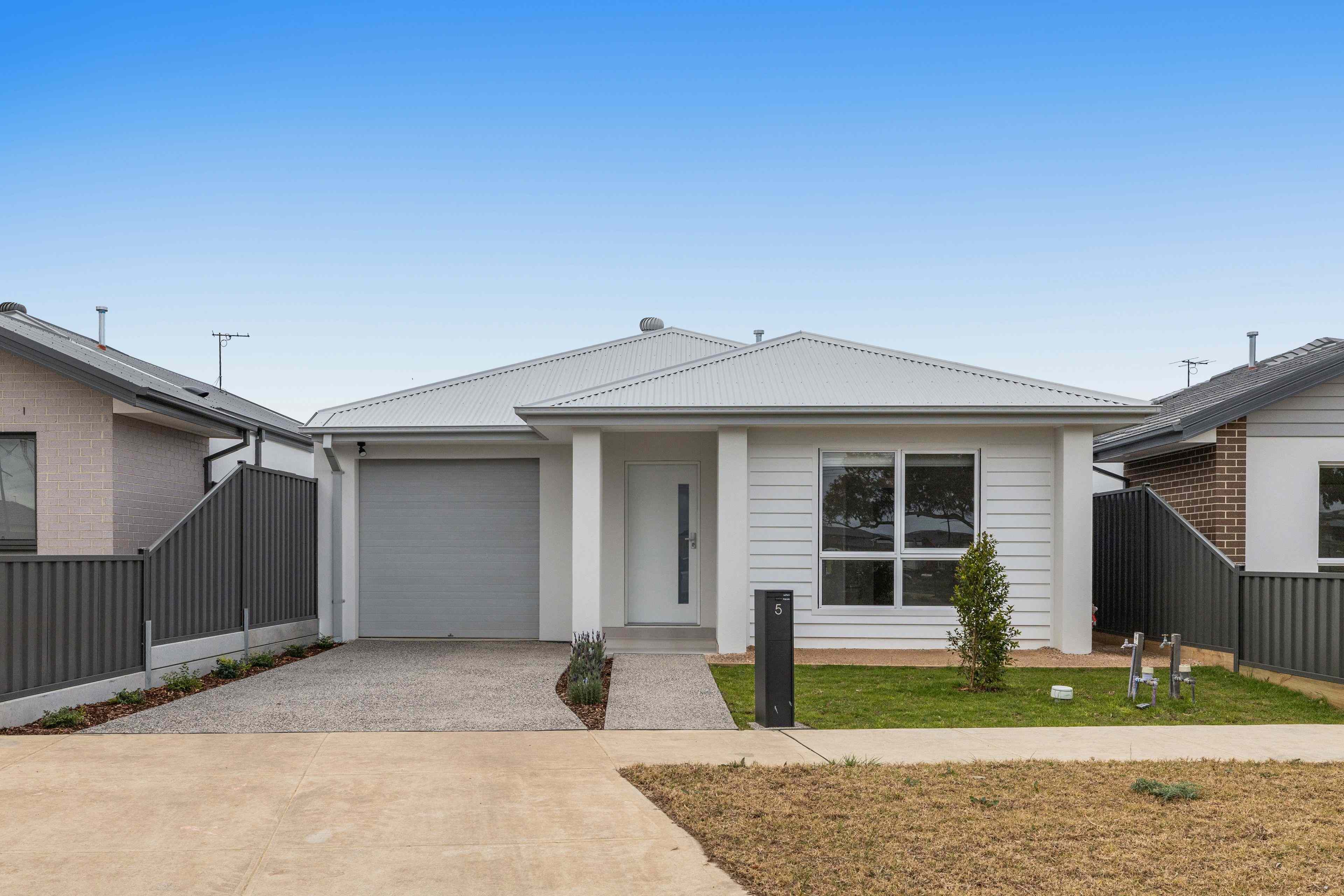 Prop-GPT: House: VIC Wollert, VIC 3750 Home For Rent