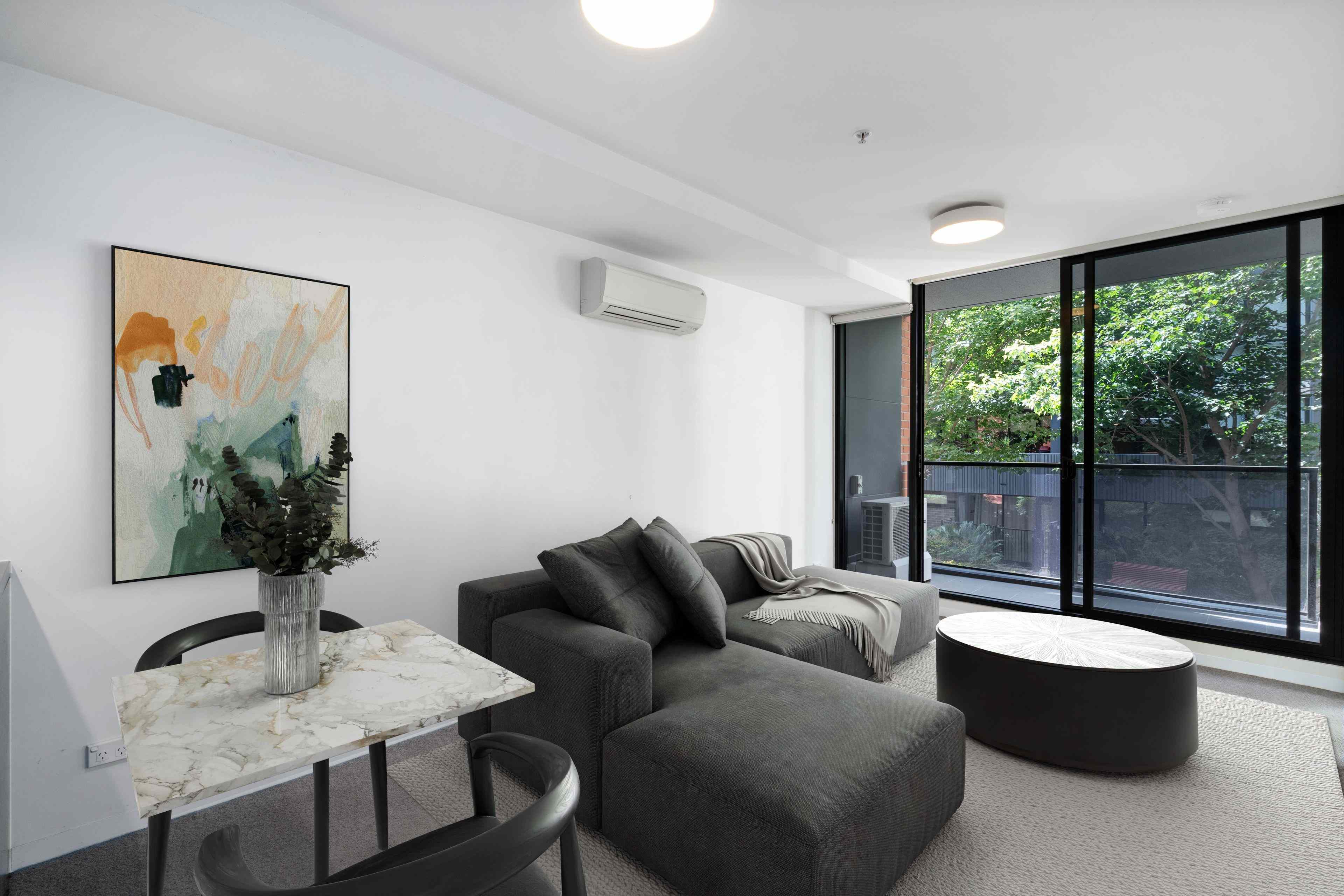 Prop-GPT: Apartment: VIC Abbotsford, VIC 3067 Home For Rent
