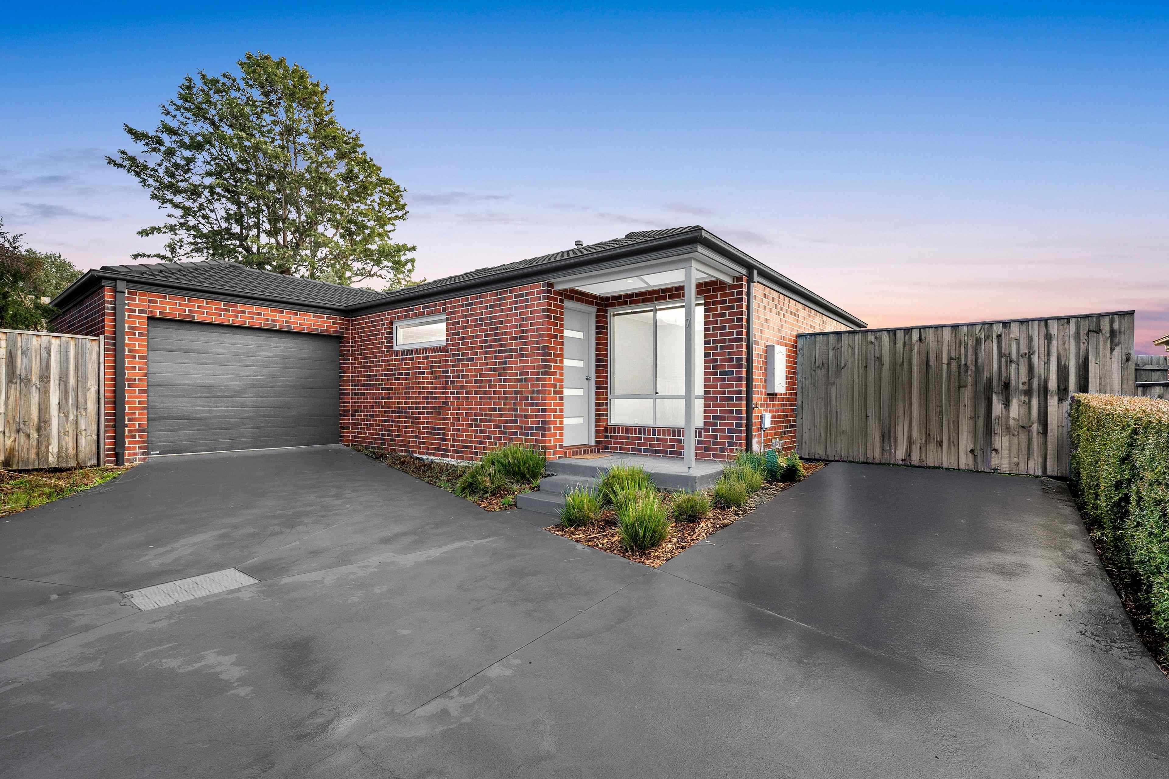 Home For Rent: VIC Pakenham, VIC 3810 House | Prop-GPT the AI-Powered Property Portal