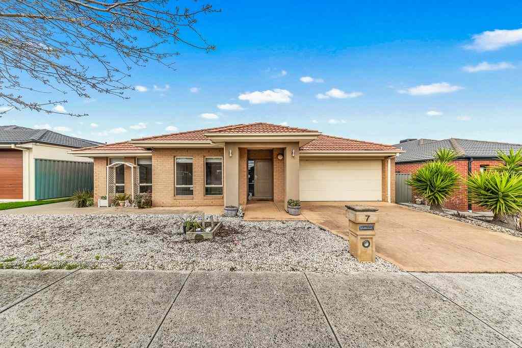 Home For Rent: VIC Cranbourne East, VIC 3977 House | Prop-GPT the AI-Powered Property Portal