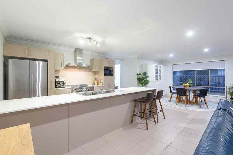 Home For Rent: QLD Hillcrest, QLD 4118 House | Prop-GPT the AI-Powered Property Portal