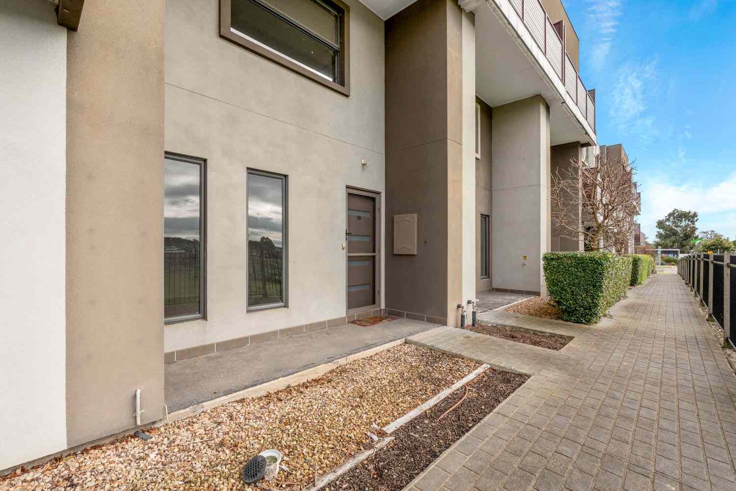 Prop-GPT: House: VIC Wollert, VIC 3750 Home For Rent