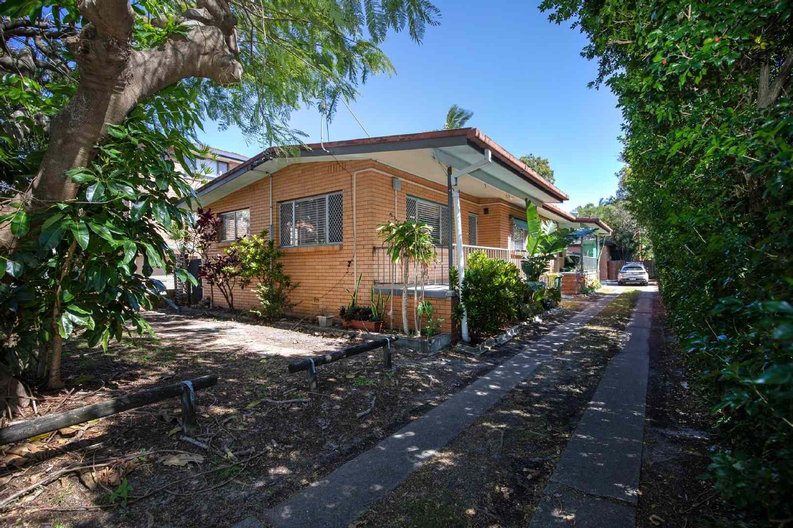 Home For Rent: QLD Labrador, QLD 4215 Townhouse | Prop-GPT the AI-Powered Property Portal