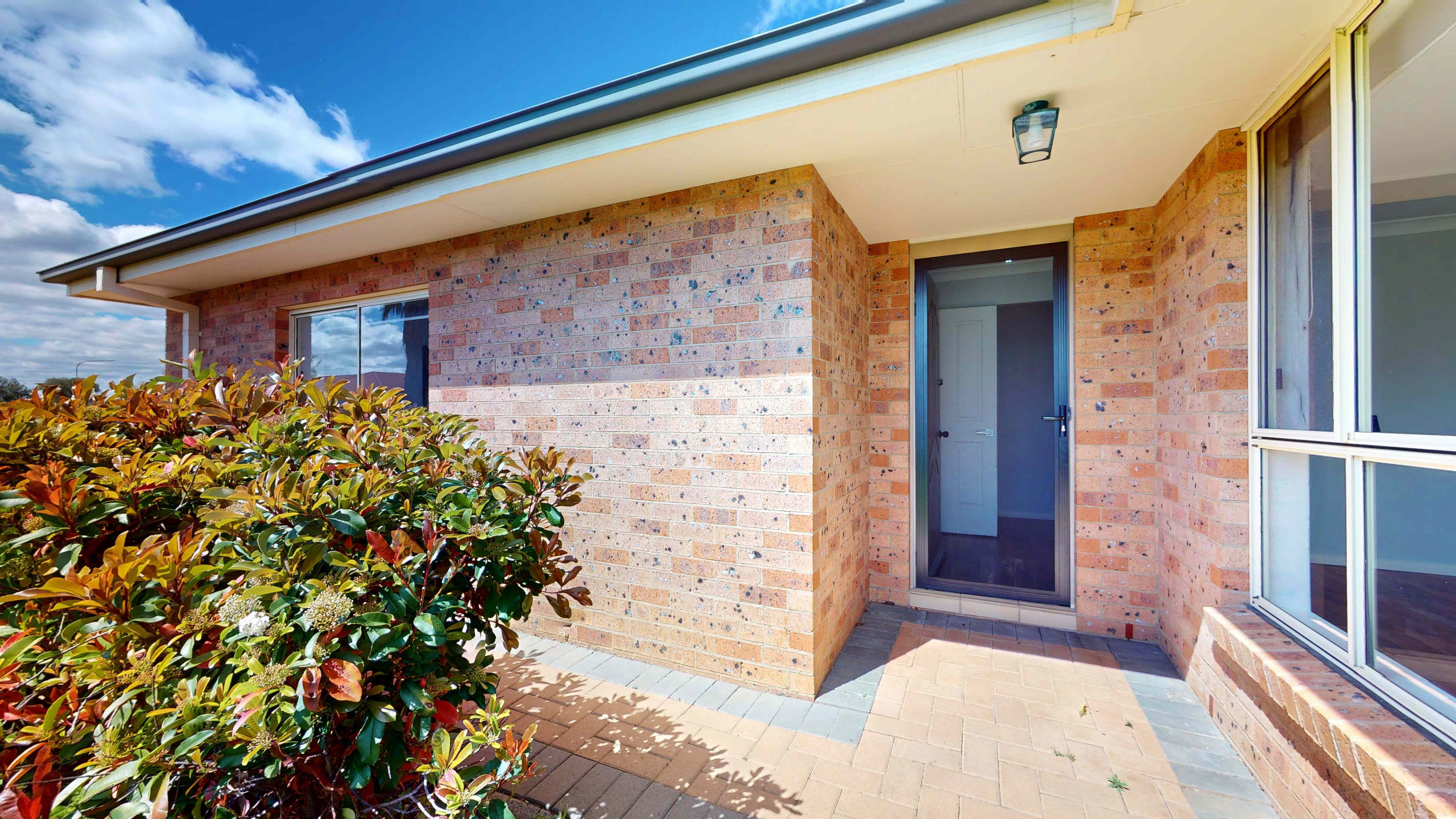 Prop-GPT: House: NSW Dubbo, NSW 2830 Home For Rent