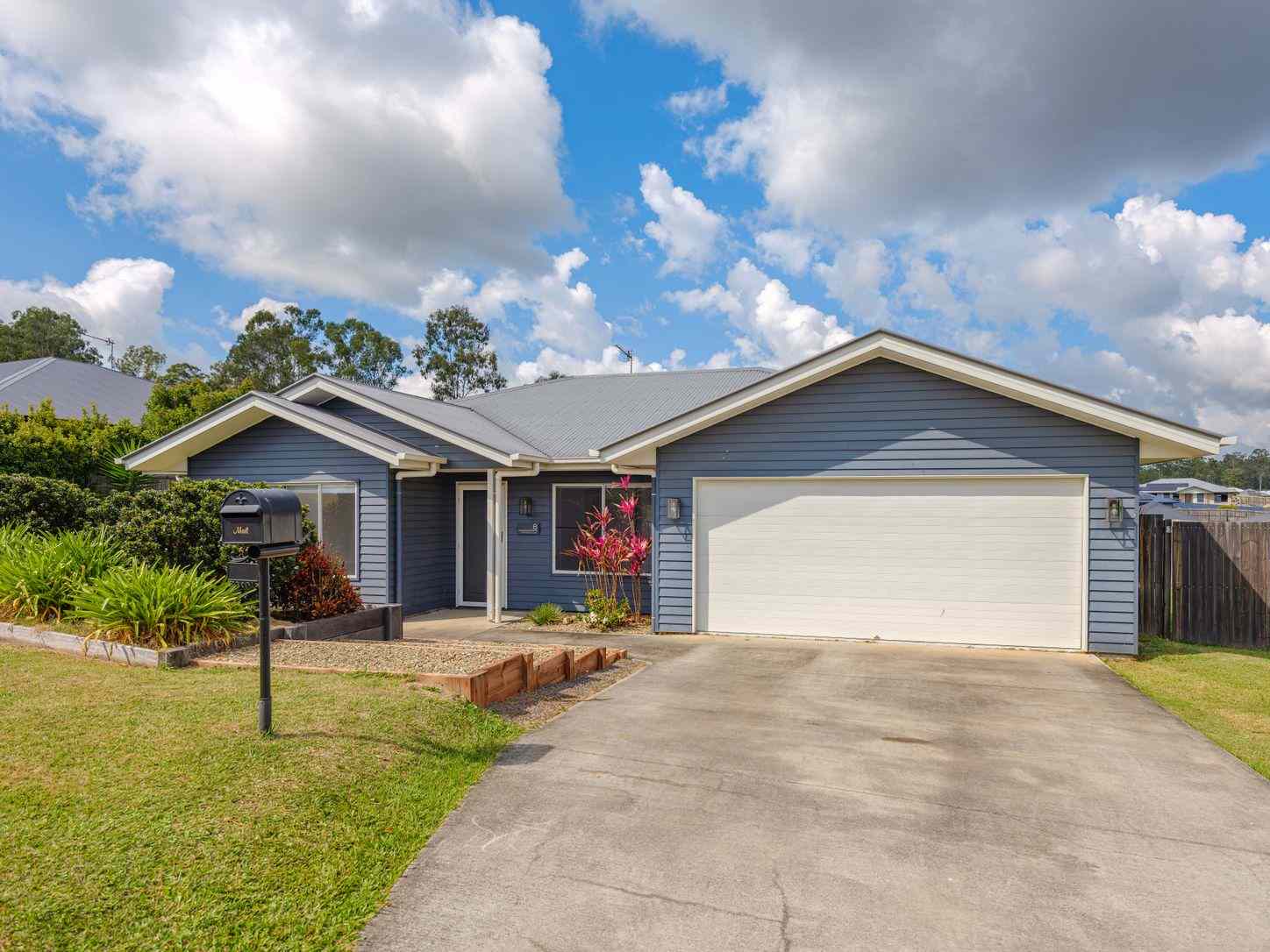 Prop-GPT: House: QLD Jones Hill, QLD 4570 Queensland 4570