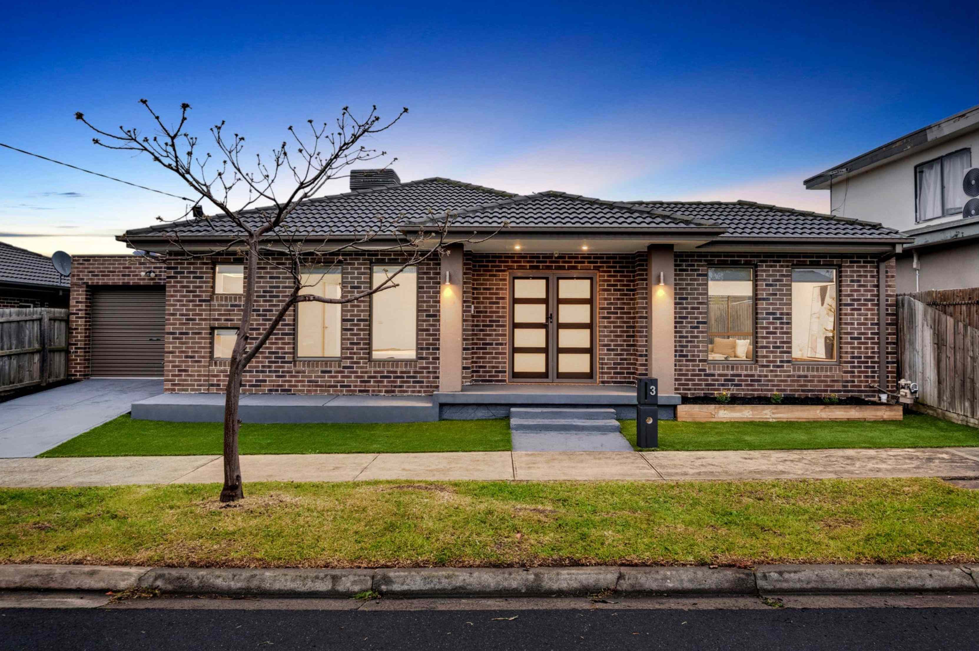 Prop-GPT: House: VIC Craigieburn, VIC 3064 Home For Rent