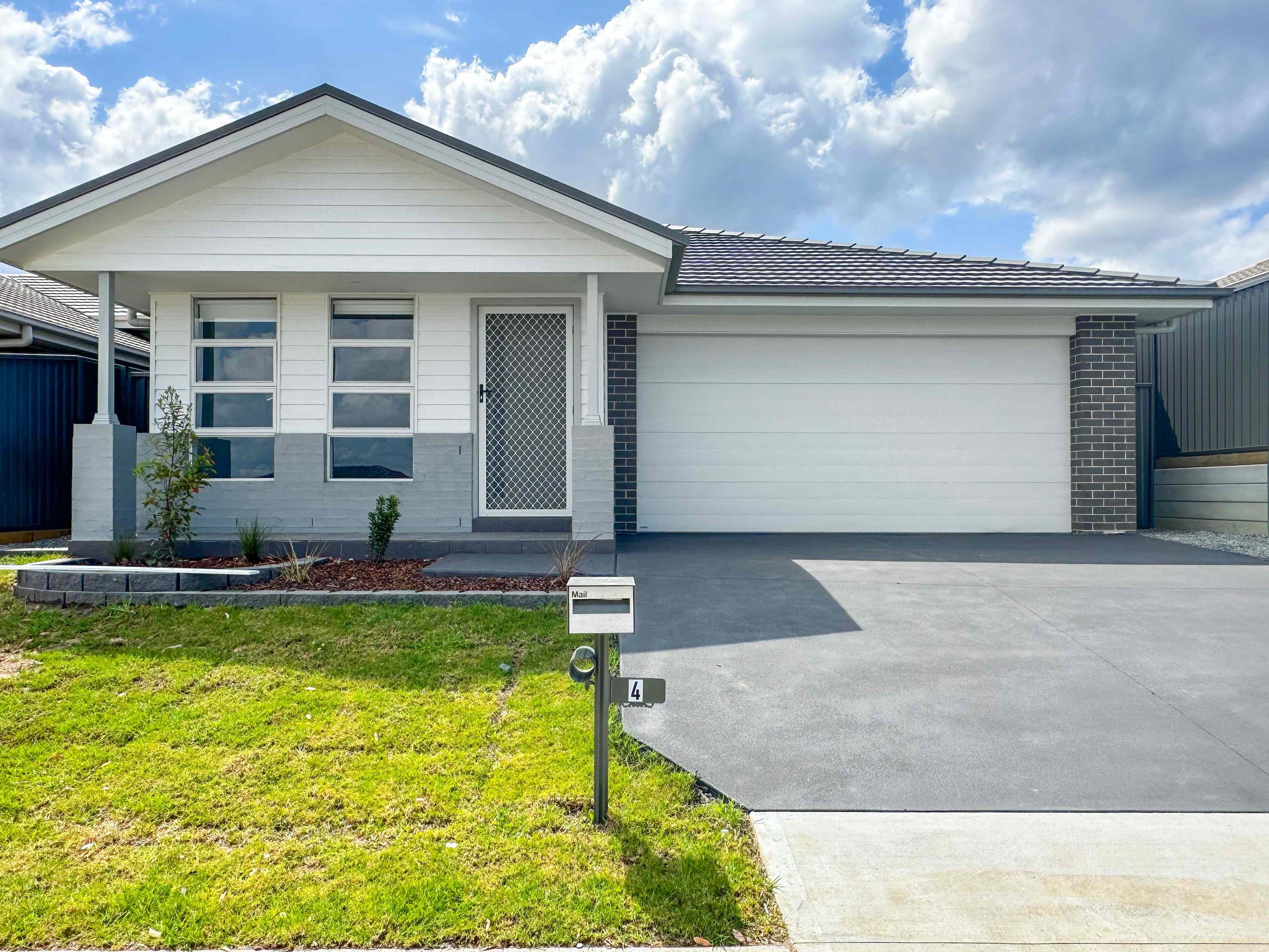 Prop-GPT: House: NSW Woongarrah, NSW 2259 Home For Rent