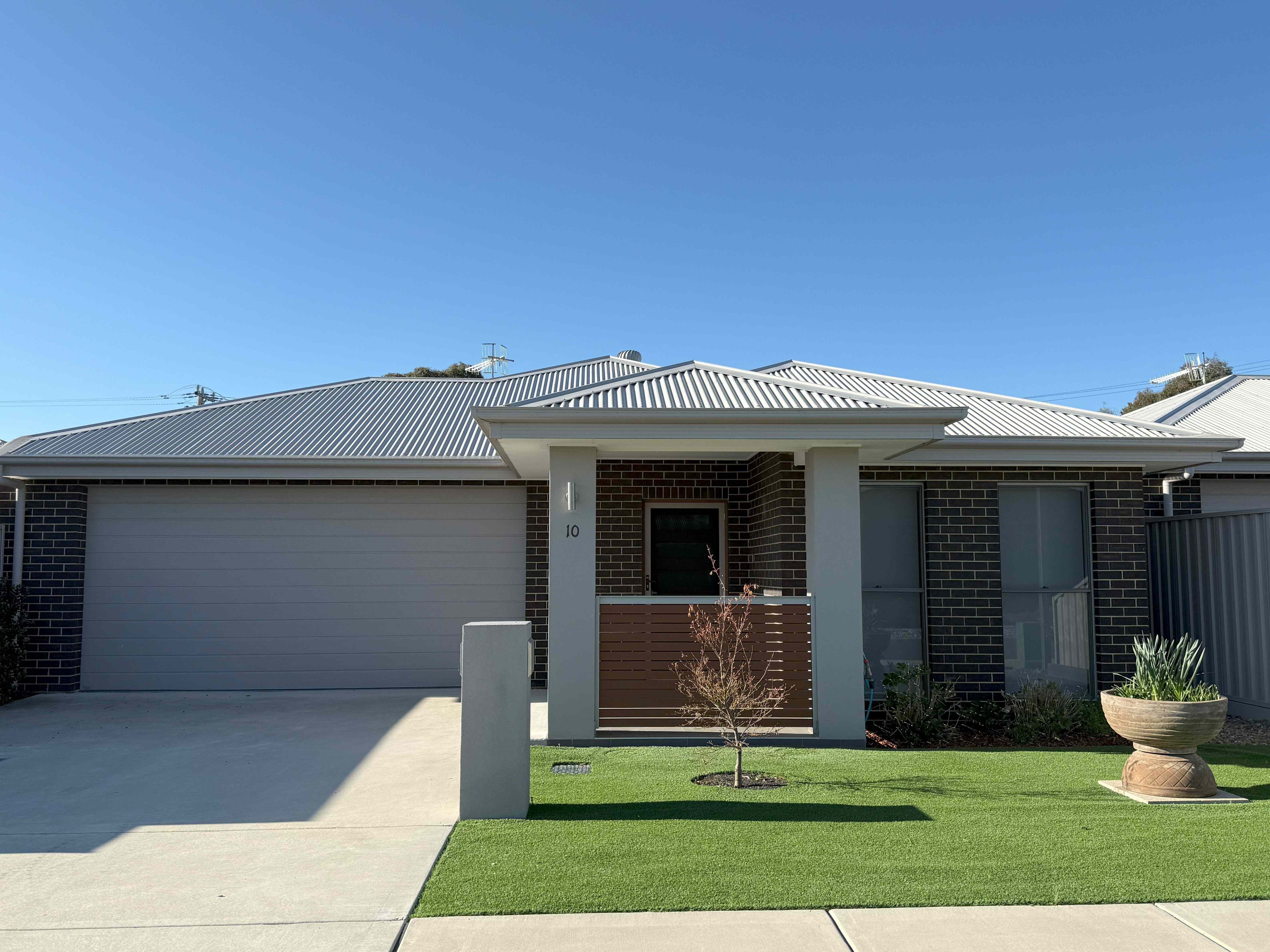 Prop-GPT: Townhouse: NSW Bungendore, NSW 2621 Home For Rent