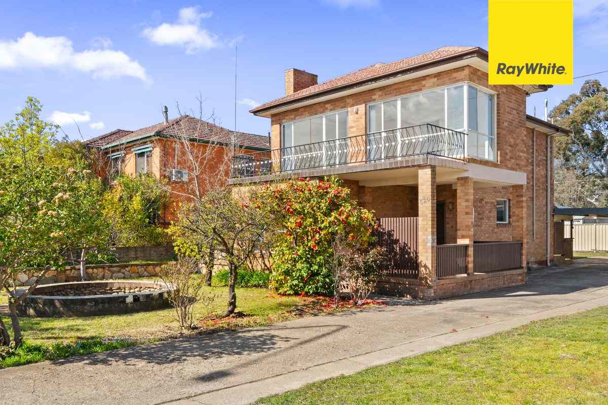 Large 4 bedroom home with separate 1 bedroom granny flat: ACT Downer, ACT 2602 House | Prop-GPT the AI-Powered Property Portal