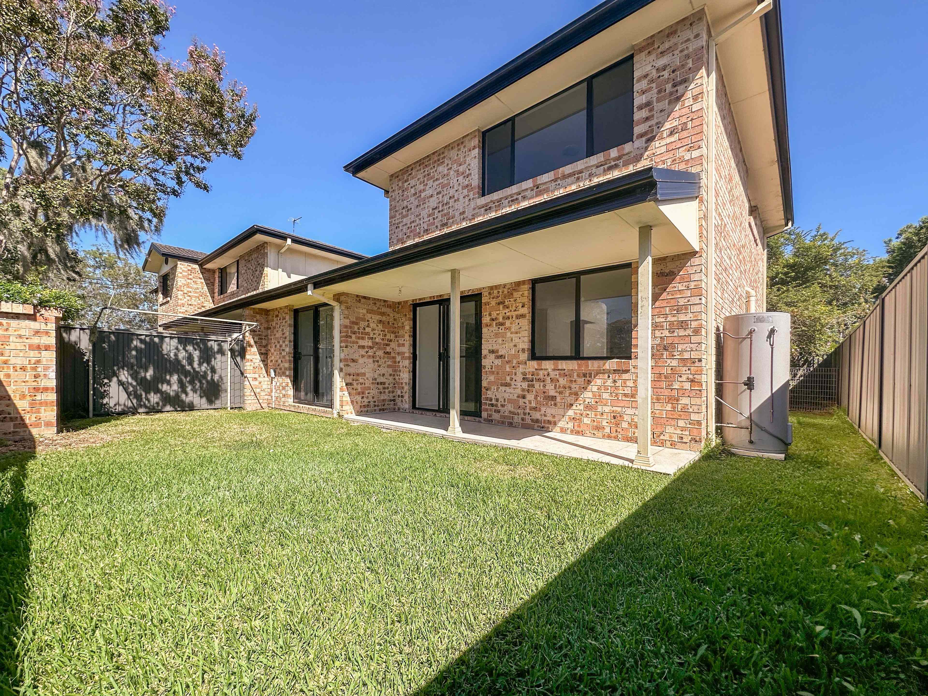 Prop-GPT: House: NSW Tuggerawong, NSW 2259 Home For Rent