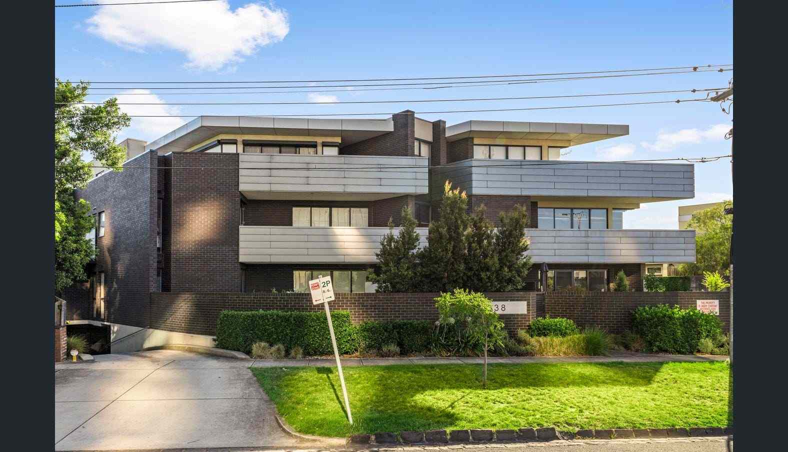 STYLISH 2 BEDROOM APPARTMENT WITH PRIVATE COURTYARD *6 Month Lease*: VIC Hughesdale, VIC 3166 House | Prop-GPT the AI-Powered Property Portal