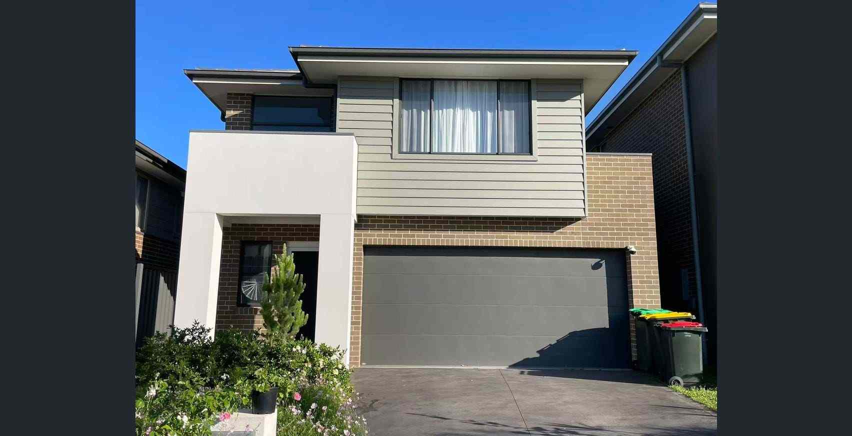 Prop-GPT: House: NSW Kellyville, NSW 2155 Modern Family Home In A Fantastic Location