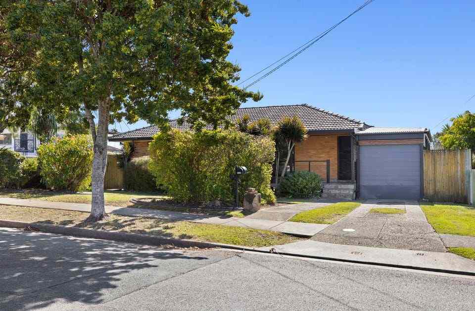 IMPROVED QUALITY BRICK HOME WITHIN MANSFIELD CATCHMENT: QLD Mansfield, QLD 4122 House | Prop-GPT the AI-Powered Property Portal
