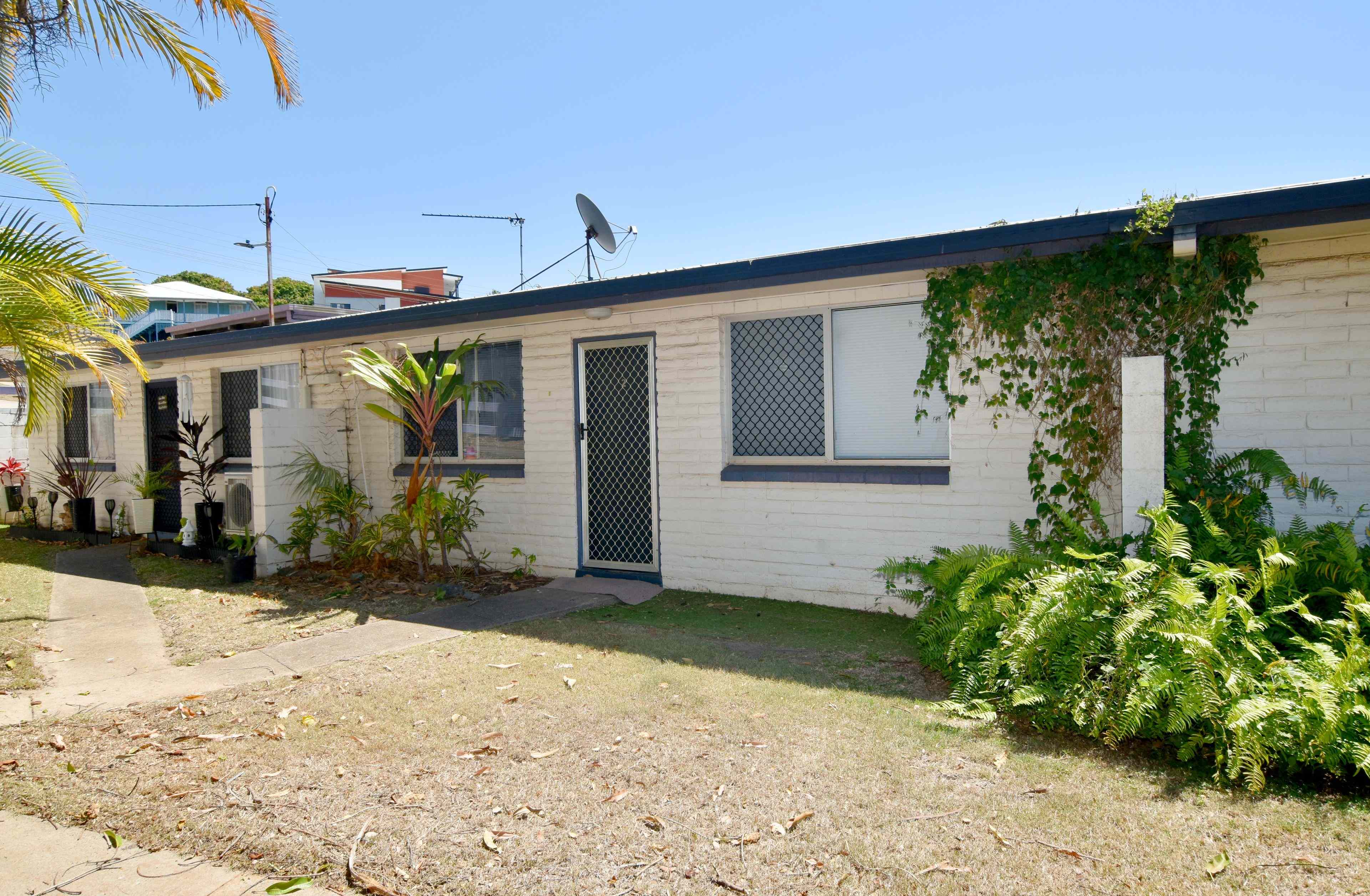 TIDY UNIT CLOSE TO THE CBD - WHITEGOODS INCLUDED: QLD West Gladstone, QLD 4680 Unit | Prop-GPT the AI-Powered Property Portal