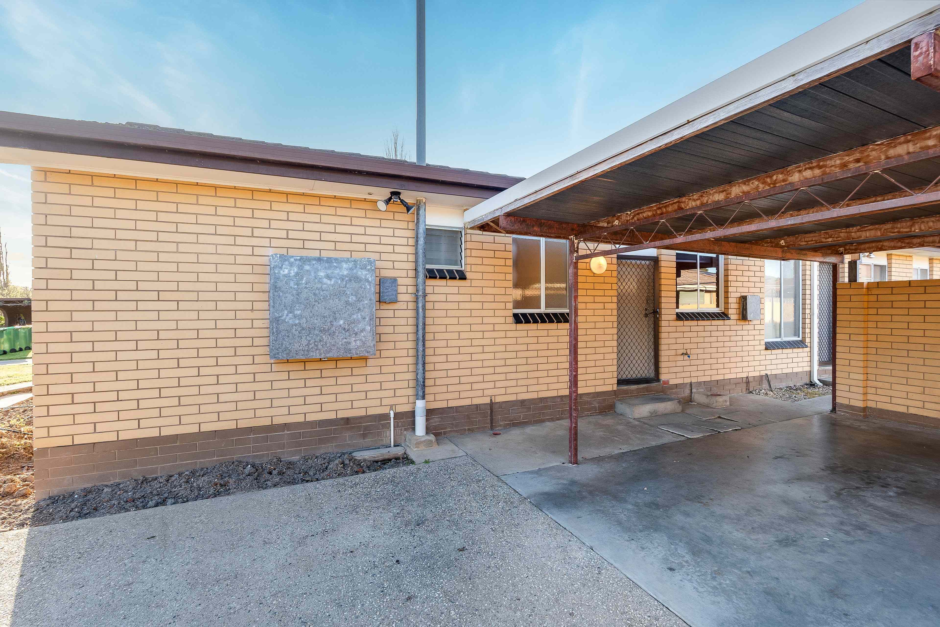 Tidy 2-Bed Unit in Prime Lavington Spot: NSW Lavington, NSW 2641 Unit | Prop-GPT the AI-Powered Property Portal