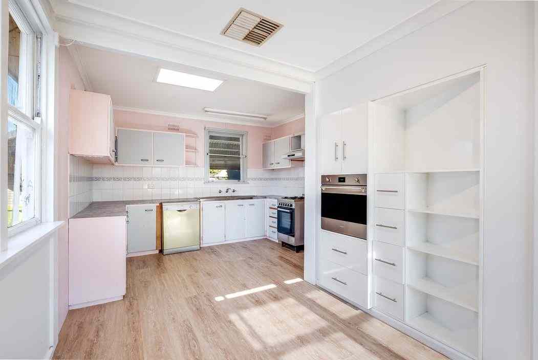 Spacious three bedroom home in North Albury with A BIG SHED!: NSW North Albury, NSW 2640 House | Prop-GPT the AI-Powered Property Portal