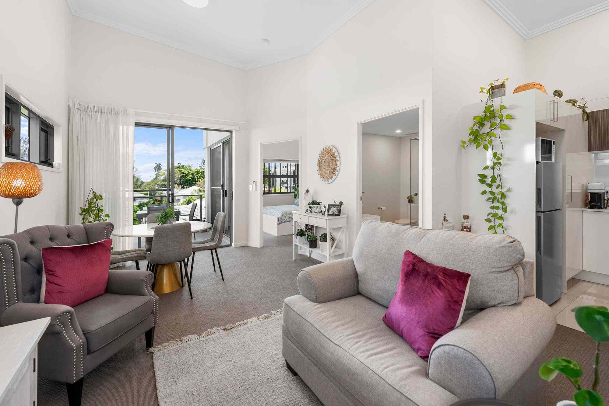 STYLISH 2 BEDROOM UNIT IN PRIME LOCATION!: QLD Sherwood, QLD 4075 Unit | Prop-GPT the AI-Powered Property Portal