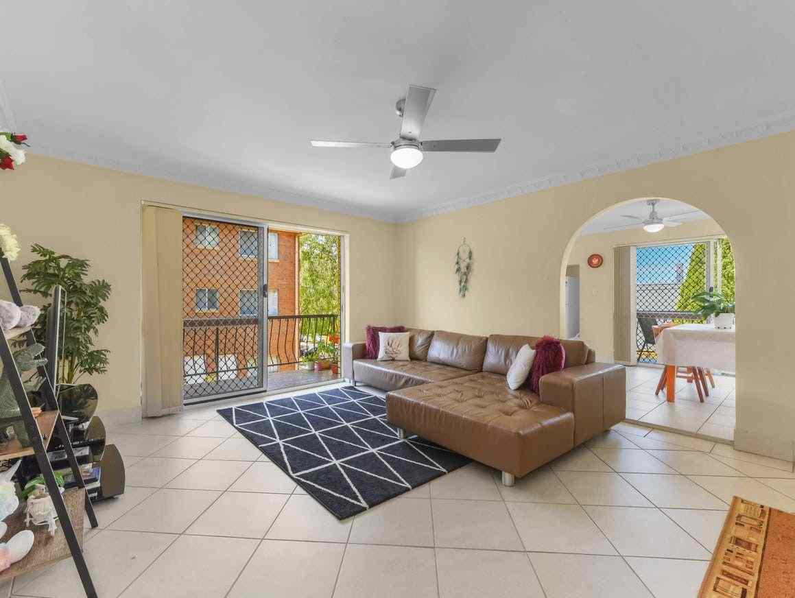 LARGE 2 BEDROOM UNIT - CITY VIEWS - IN THE HEART OF WINDSOR + AIRCON: QLD Windsor, QLD 4030 Unit | Prop-GPT the AI-Powered Property Portal