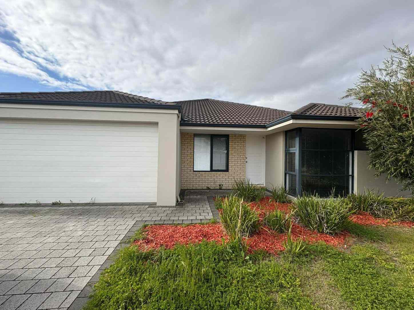 Prop-GPT: House: WA Meadow Springs, WA 6210 38 Highland Crescent, MEADOW SPRINGS, WA 6210 - House for Rent - harcourts.net