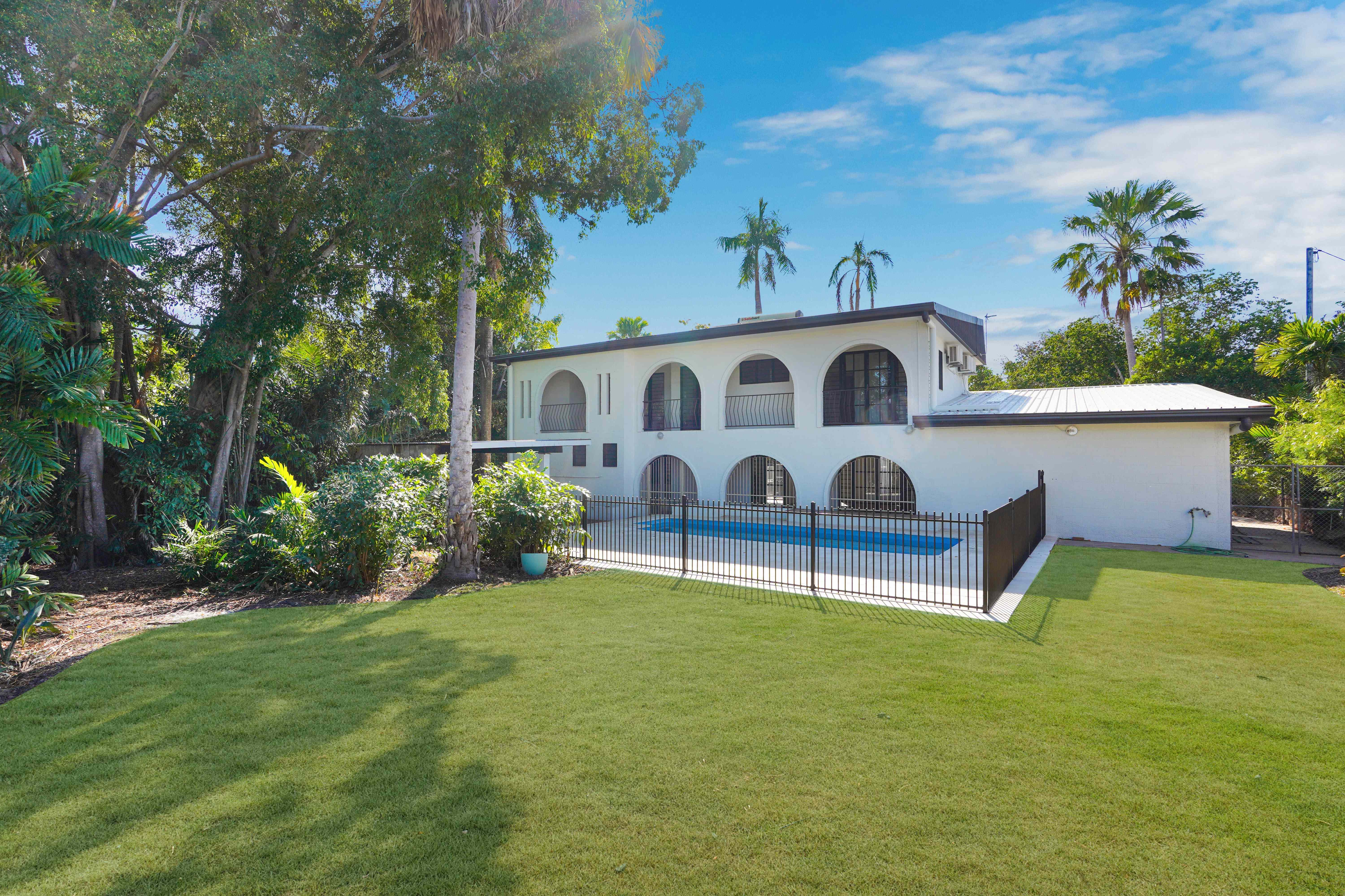 Prop-GPT: House: NT Fannie Bay, NT 0820 STUNNING 4 BEDROOM HOUSE IN WELL-SOUGHT FANNIE BAY w/ GARDEN and POOL MAINTENANCE INCLUDED