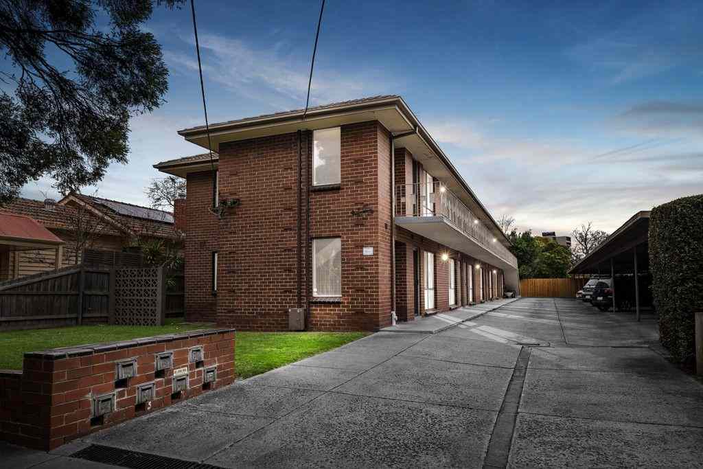 one bedroom apartment is one not to miss!: VIC Carnegie, VIC 3163 House | Prop-GPT the AI-Powered Property Portal