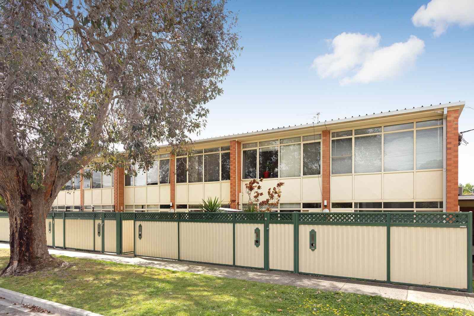 Split-Level Apartment with Private Courtyard in Prime Location: VIC Murrumbeena, VIC 3163 Apartment | Prop-GPT the AI-Powered Property Portal