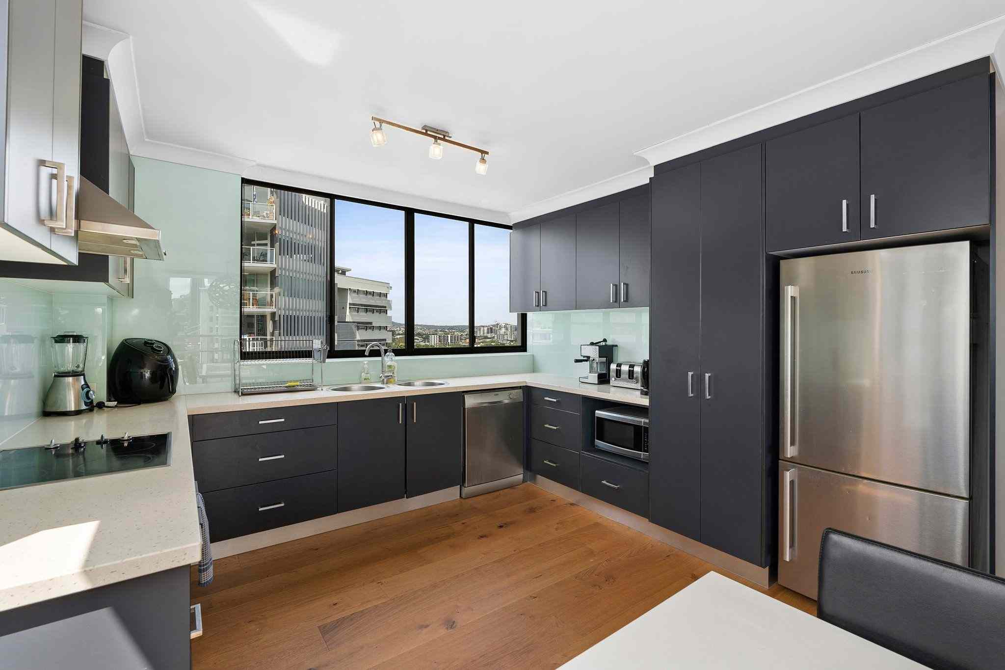 3 Bedroom Apartment in Kangaroo Point: QLD Kangaroo Point, QLD 4169 Apartment | Prop-GPT the AI-Powered Property Portal
