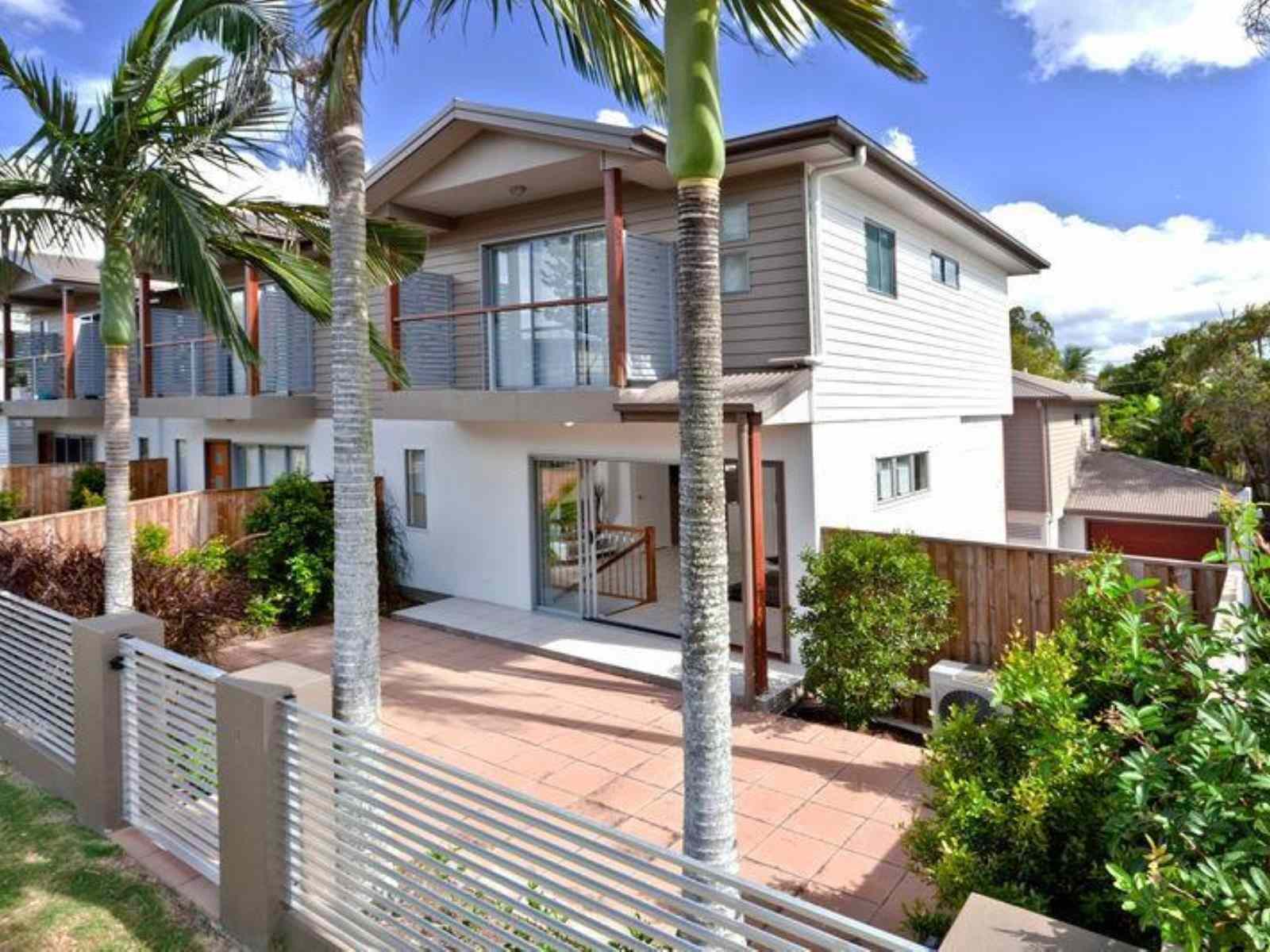 Convenient  Location Townhouse: QLD Yeerongpilly, QLD 4105 Townhouse | Prop-GPT the AI-Powered Property Portal