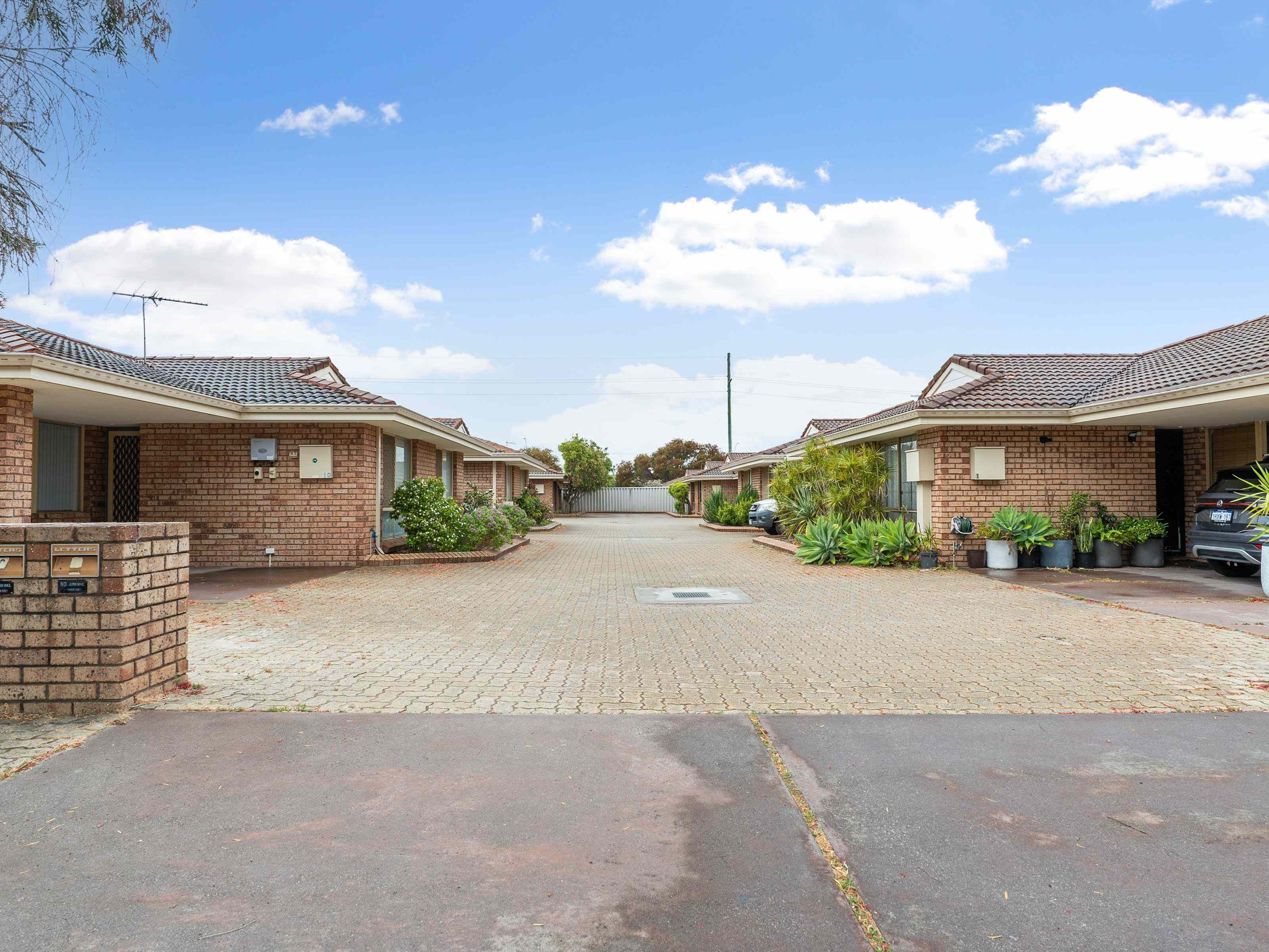 Your Convenient Queens Park Lifestyle Awaits!: WA Queens Park, WA 6107 Villa | Prop-GPT the AI-Powered Property Portal