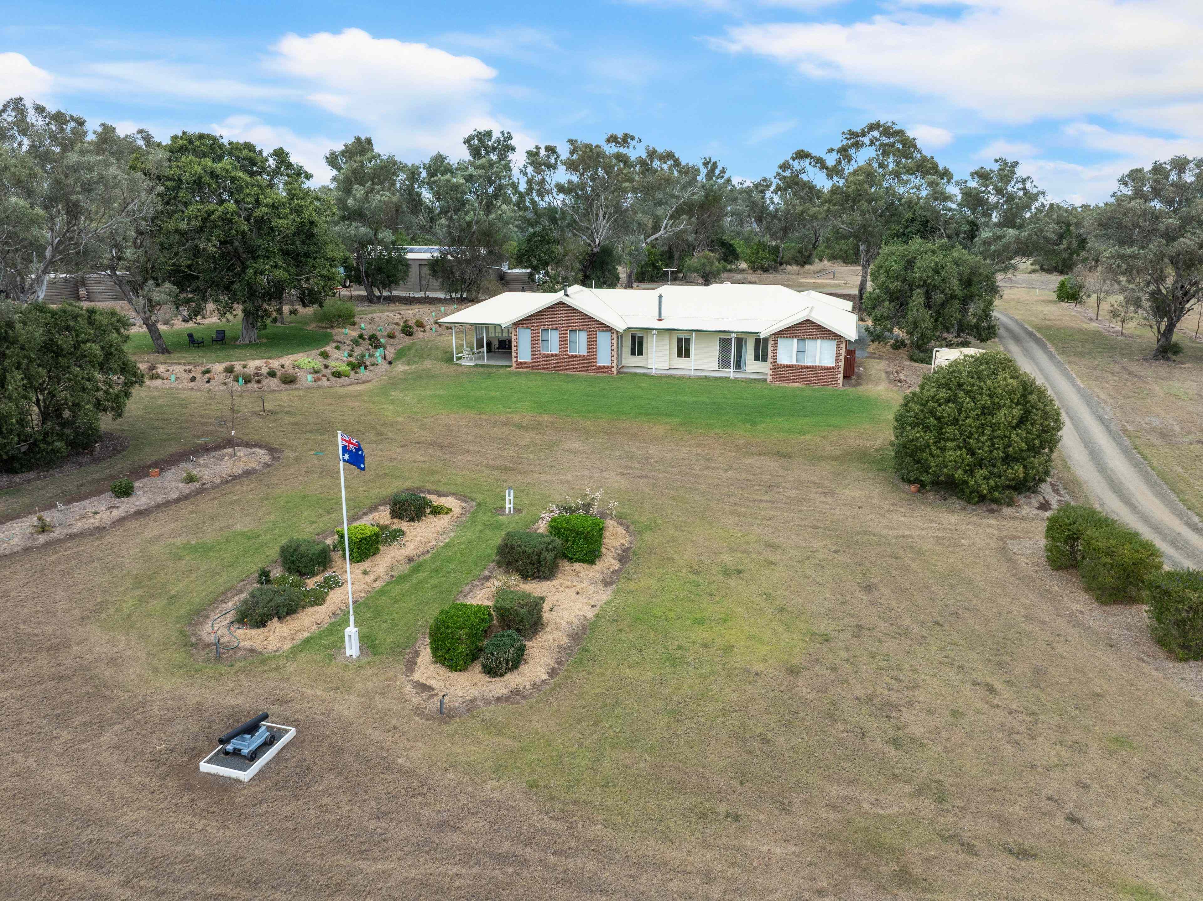 Elevated Rural Lifestyle, Spectacular Downs Views: QLD Pittsworth, QLD 4356 Lifestyle | Prop-GPT the AI-Powered Property Portal