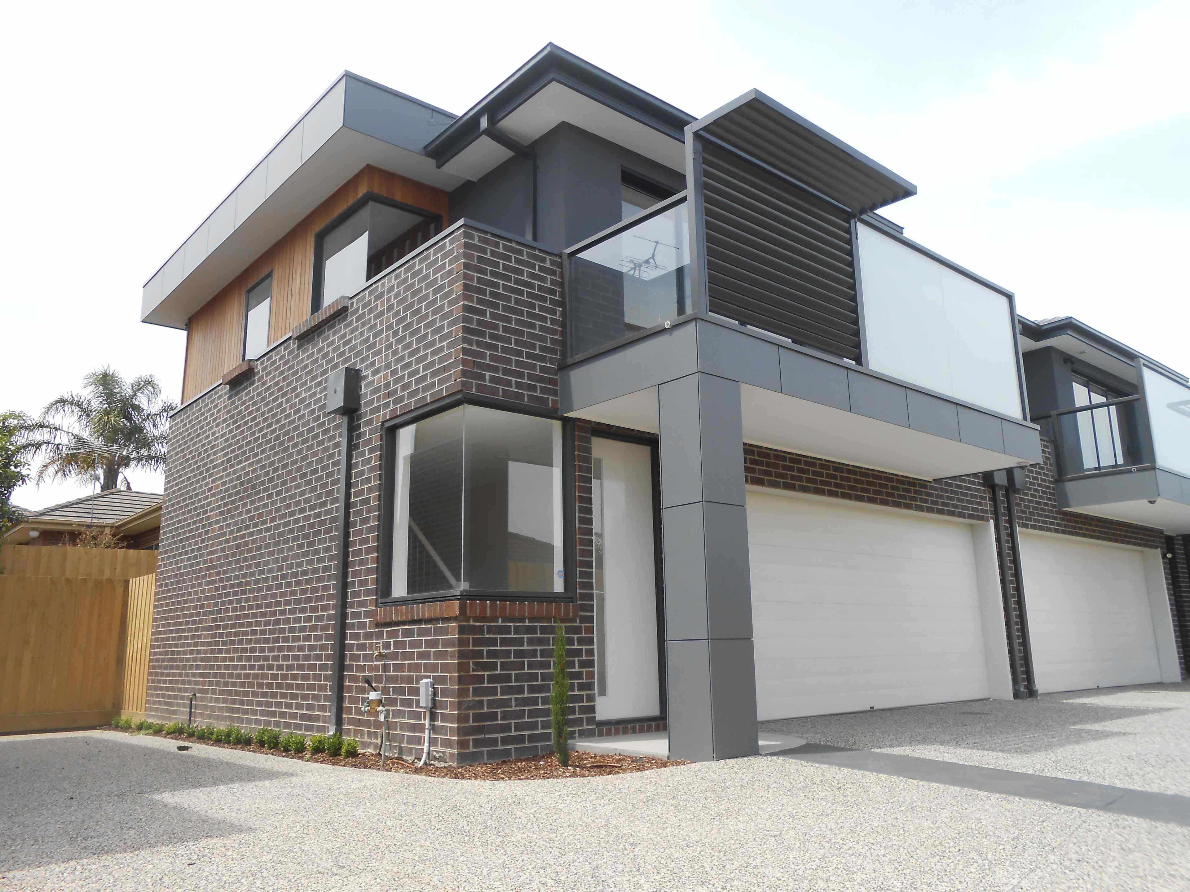 MODERN TOWNHOUSE IN GREAT LOCATION: VIC Chadstone, VIC 3148 Townhouse | Prop-GPT the AI-Powered Property Portal