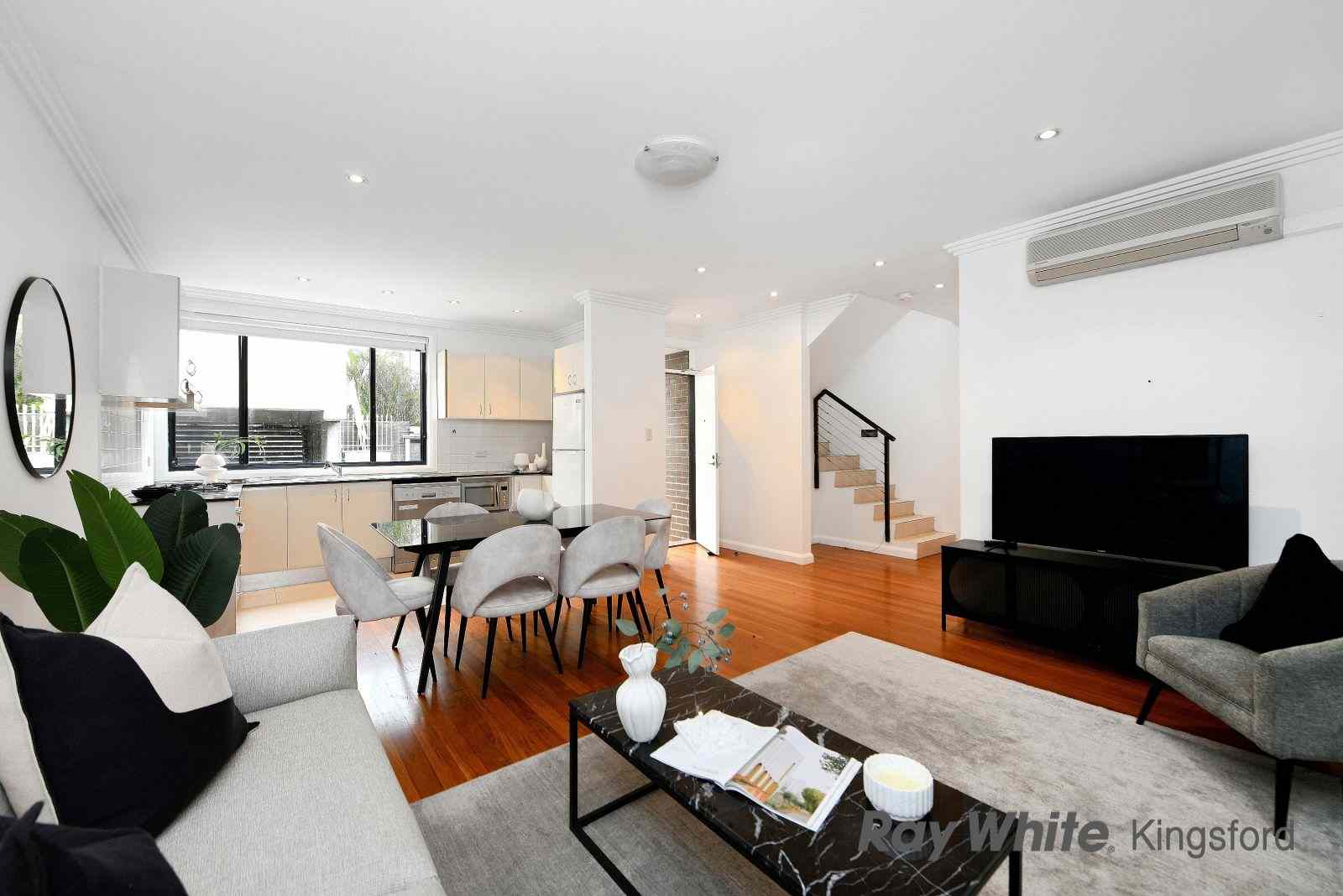 Prop-GPT: Townhouse: NSW Kensington, NSW 2033 Perfectly positioned townhouse
