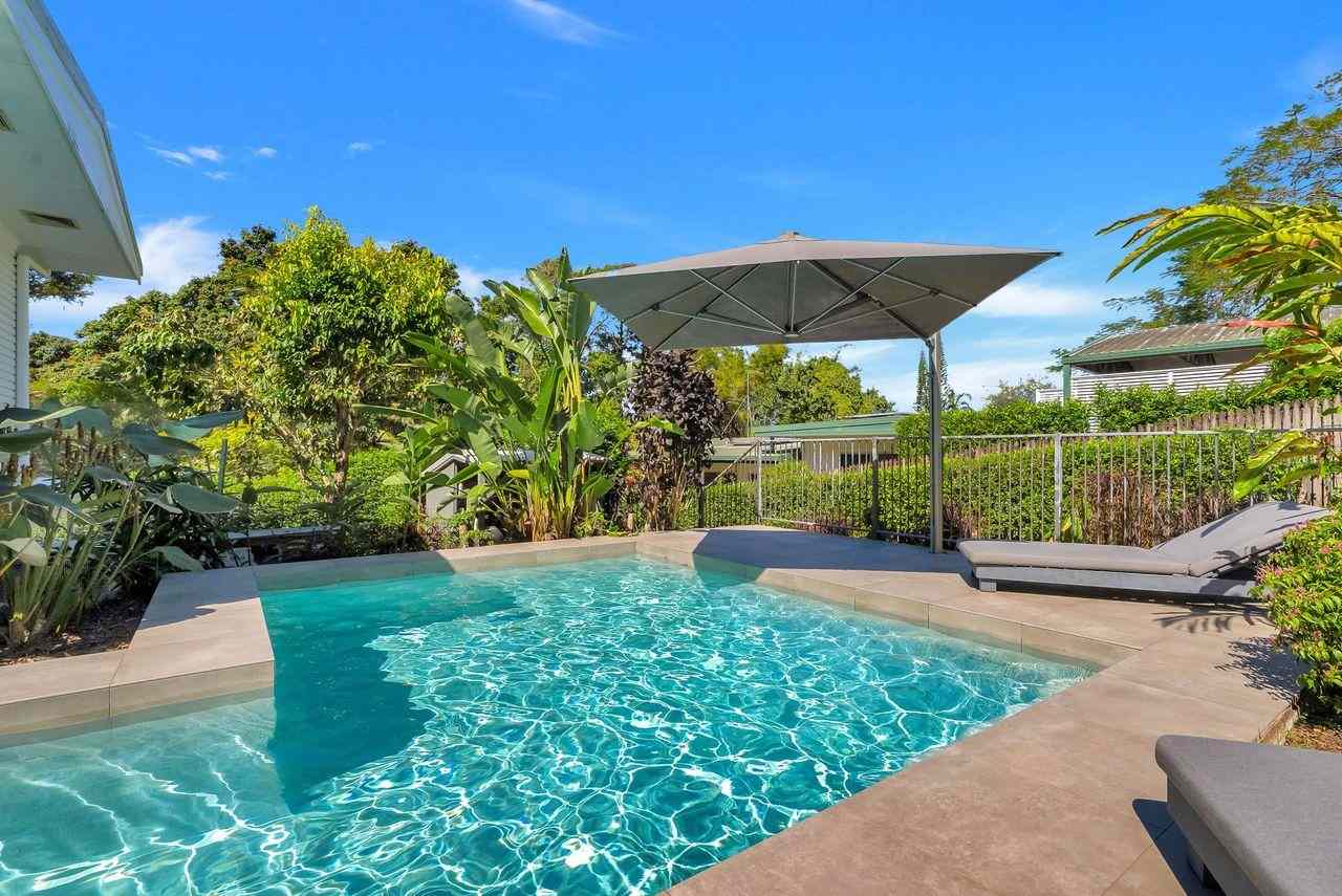 Prop-GPT: House: QLD Whitfield, QLD 4870 SOUGHT AFTER UPPER WHITFIELD - FURNISHED OR UNFURNISHED