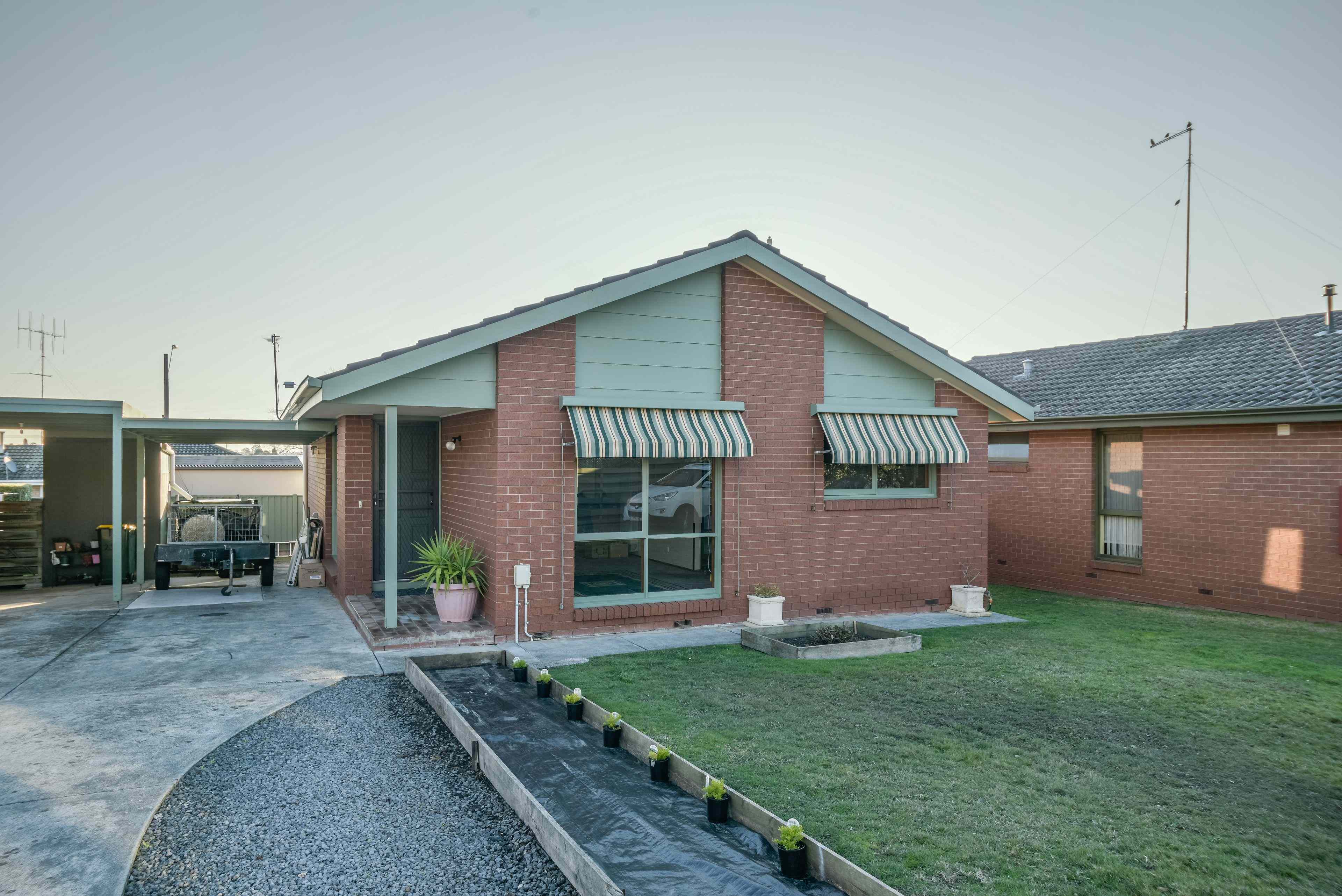 Beautiful, Friendly Surrounds In Great Location!: VIC Soldiers Hill, VIC 3350 House | Prop-GPT the AI-Powered Property Portal