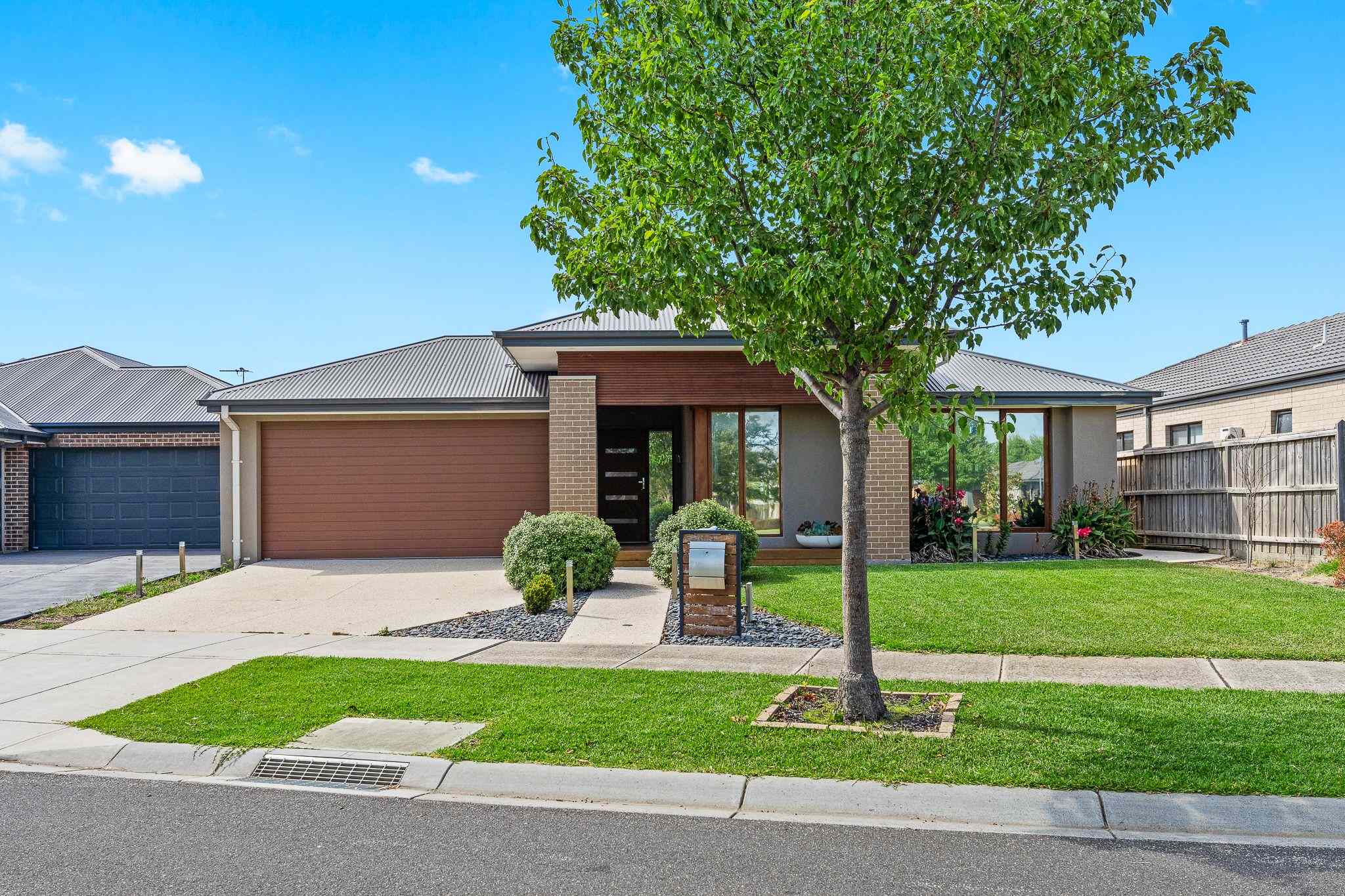 Magnificent Entertainers Delight: VIC Cranbourne West, VIC 3977 House | Prop-GPT the AI-Powered Property Portal