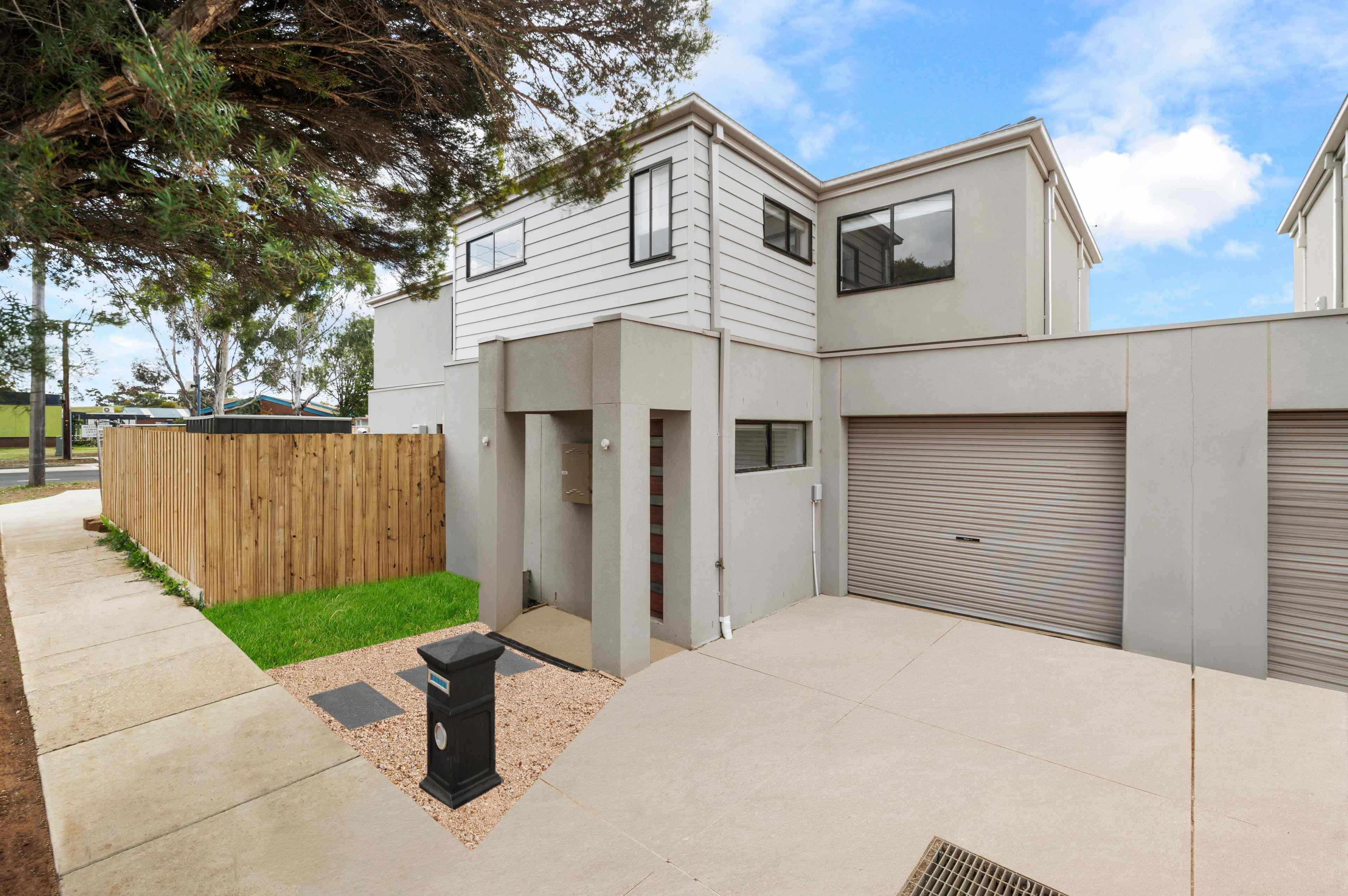 Stunning Townhouse: VIC Melton South, VIC 3338 House | Prop-GPT the AI-Powered Property Portal