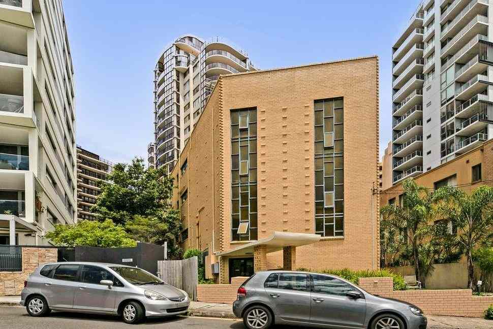 STUDIO APARTMENT IN GREAT LOCATION!: NSW Bondi Junction, NSW 2022 Studio | Prop-GPT the AI-Powered Property Portal