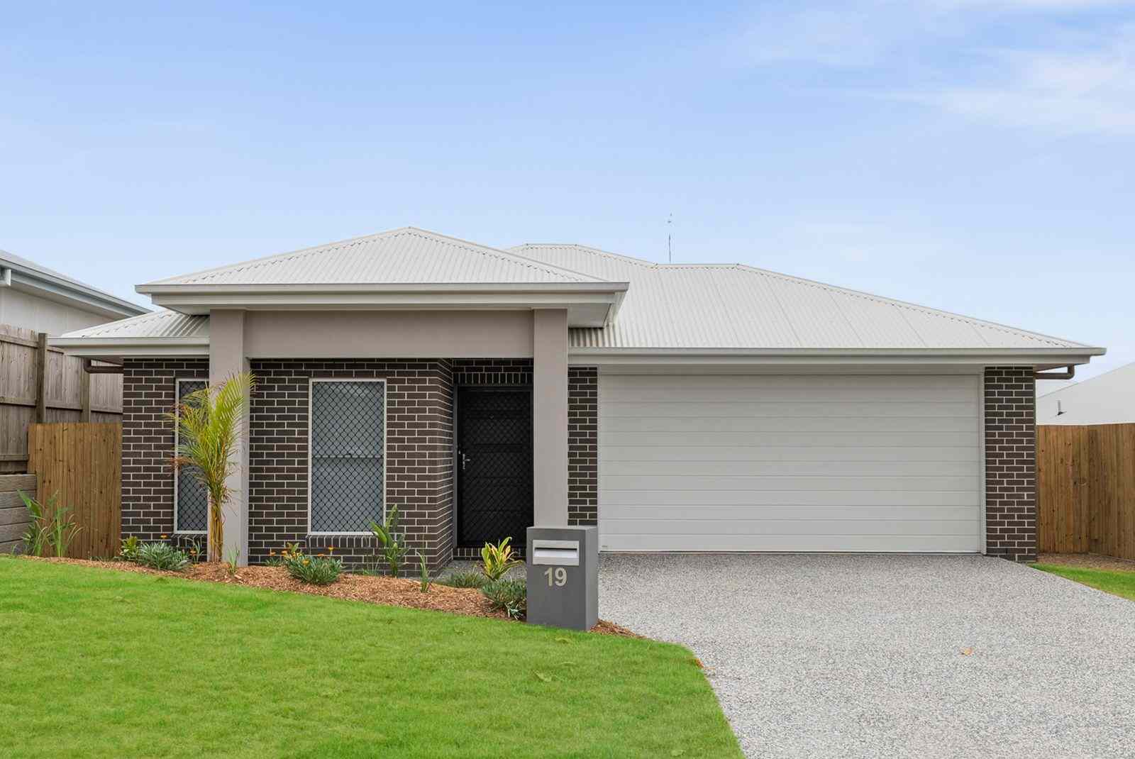 Prop-GPT: House: QLD Morayfield, QLD 4506 Brand New Family Home in Peaceful Kinma Estate - Modern Living at Its Best!