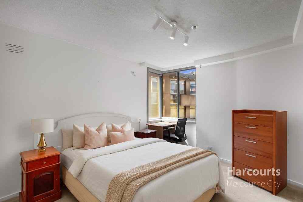 Prop-GPT: Property: VIC Melbourne, VIC 3000 9D(87)/131 Lonsdale Street, MELBOURNE, VIC 3000 - Apartment for Rent - harcourts.net