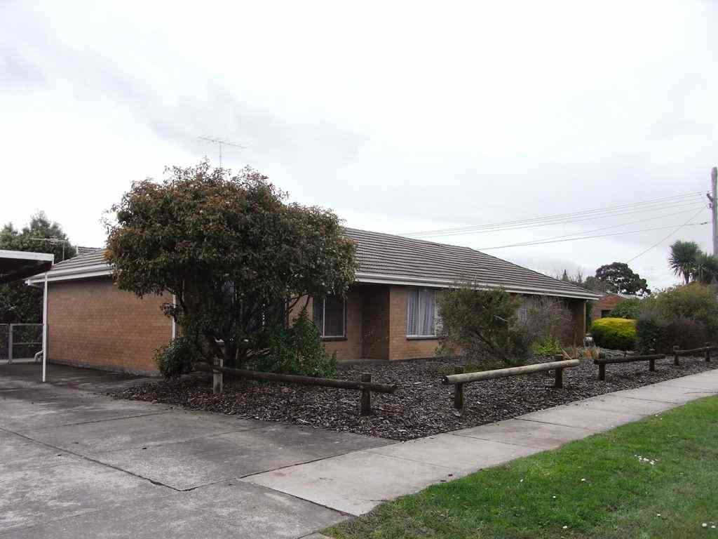 One Bedroom Unit in Popular Location: VIC Wendouree, VIC 3355 Unit | Prop-GPT the AI-Powered Property Portal