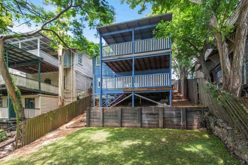 CLOSE TO ALL AMENITIES - NO CAR NEEDED - BEAUTIFULLY RENOVATED: QLD Bardon, QLD 4065 House | Prop-GPT the AI-Powered Property Portal