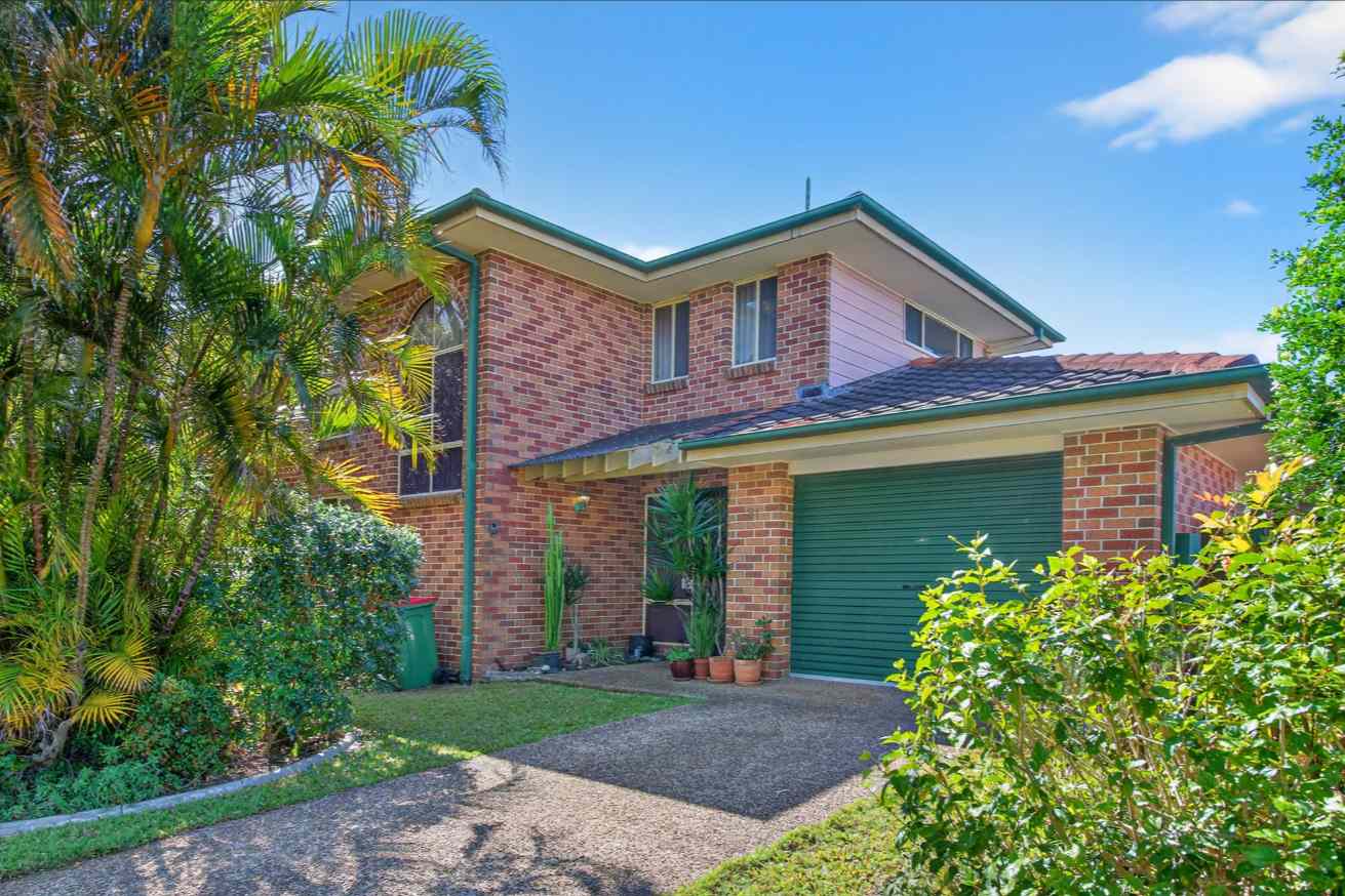 Spacious Duplex Surrounded by Nature & Convenience: QLD Varsity Lakes, QLD 4227 Townhouse | Prop-GPT the AI-Powered Property Portal