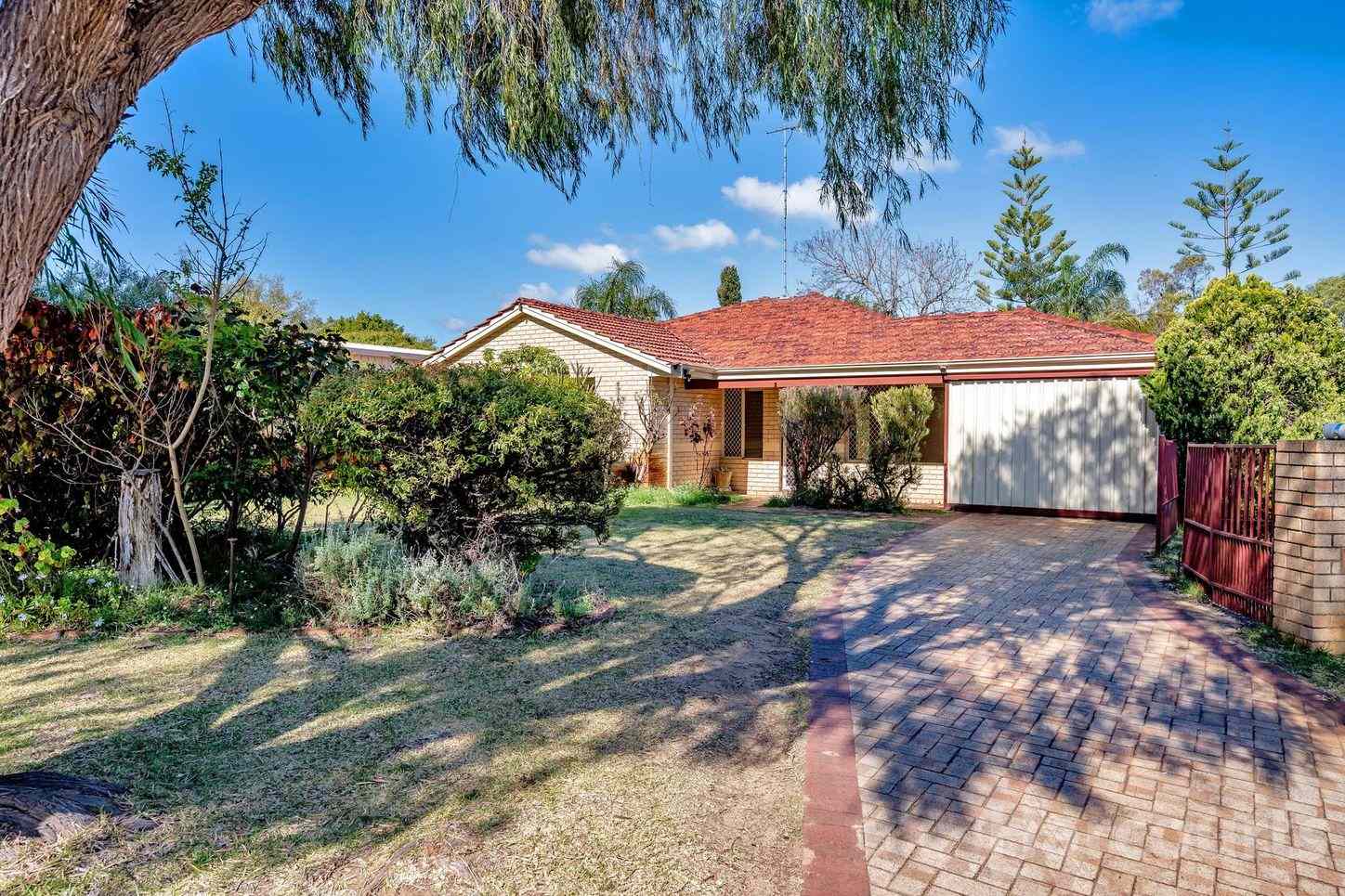 Prop-GPT: House: WA Greenfields, WA 6210 2 Achilles Place, GREENFIELDS, WA 6210 - House for Rent - harcourts.net
