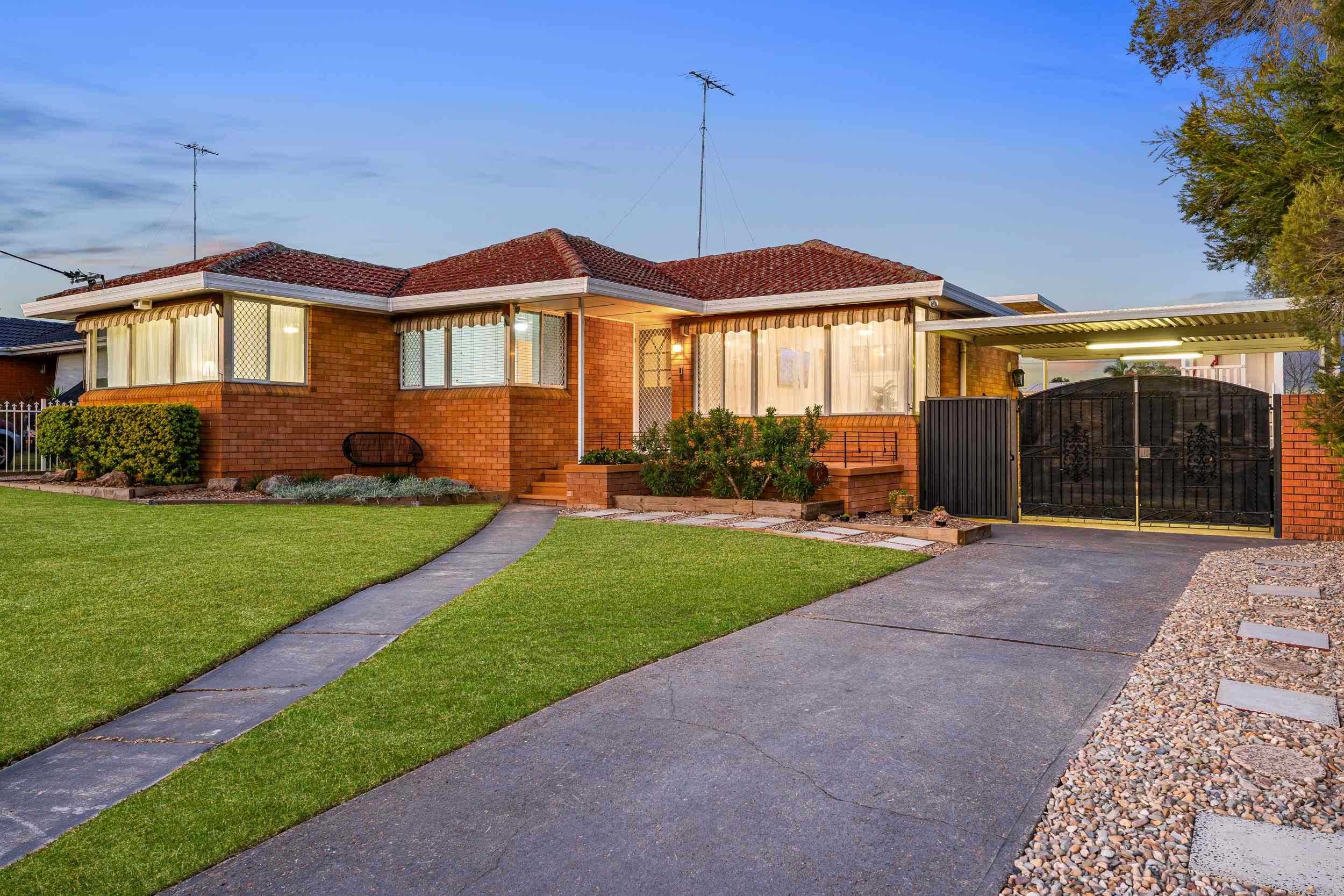 MODERN LIVING IN CAMBRIDGE PARK!: NSW Cambridge Park, NSW 2747 House | Prop-GPT the AI-Powered Property Portal