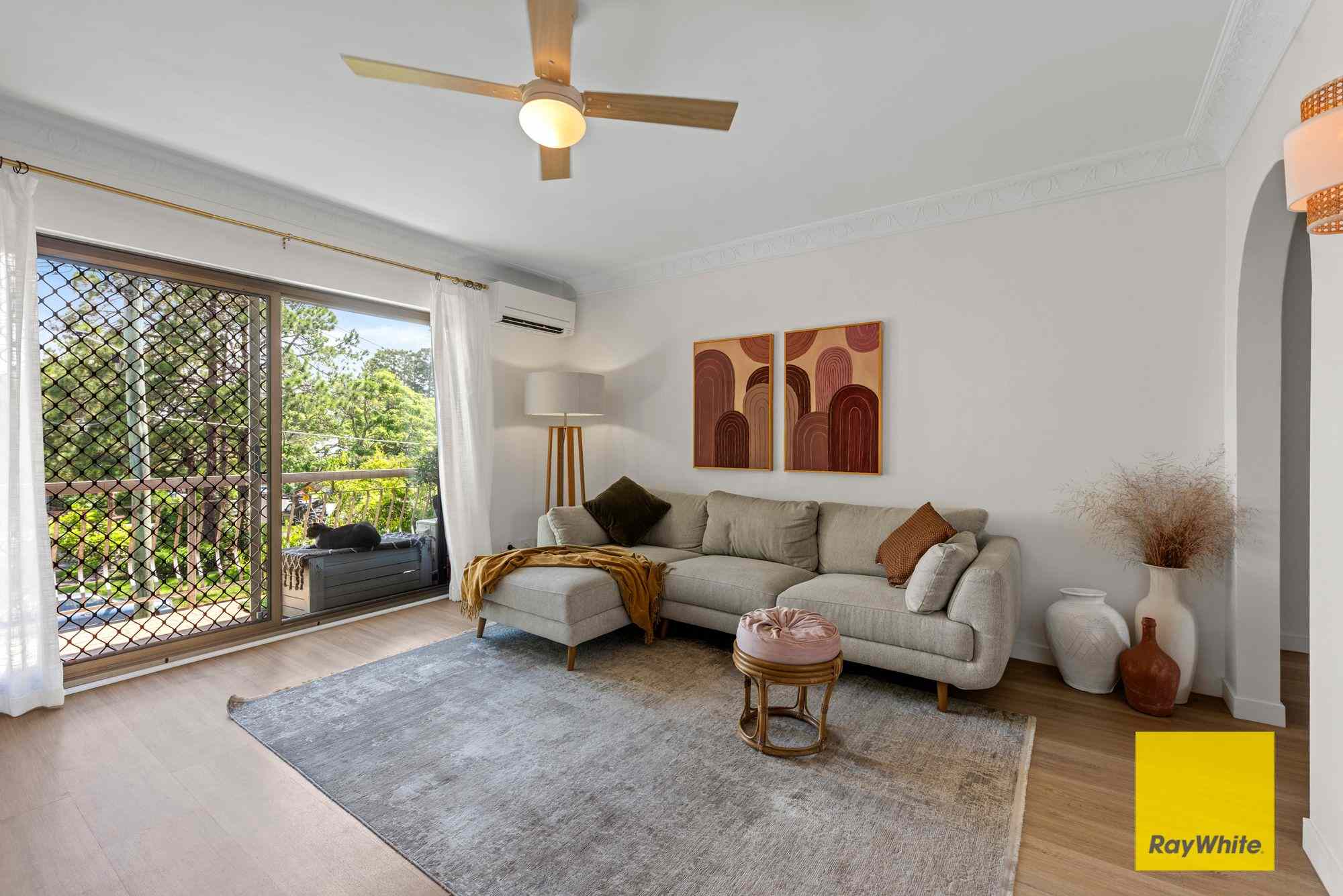 Renovated and Convenient on College St!: QLD Hamilton, QLD 4007 Unit | Prop-GPT the AI-Powered Property Portal