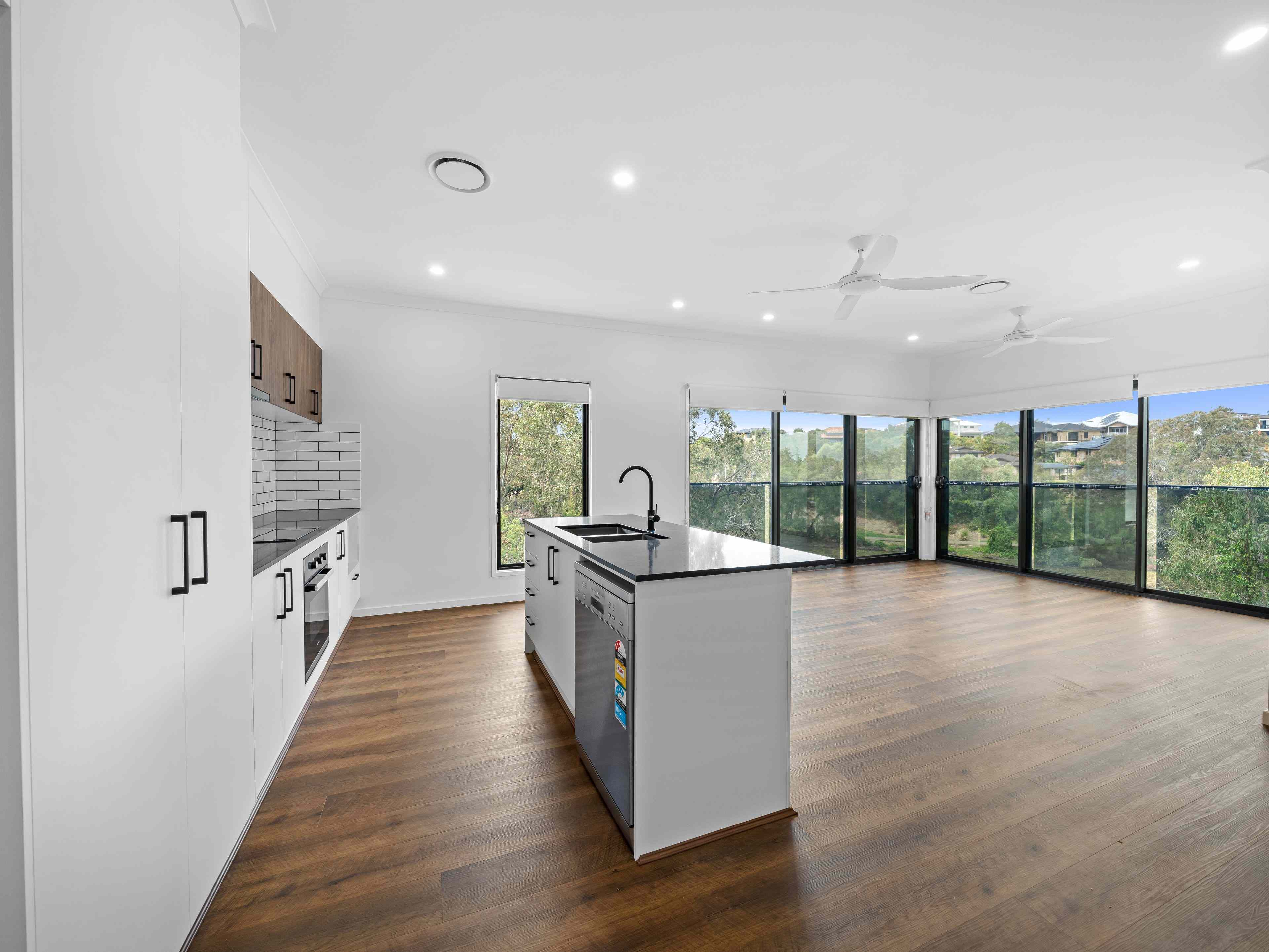 Luxury Lakeside Living - 5-Bedroom Executive Home in Murrumba Downs: QLD Murrumba Downs, QLD 4503 House | Prop-GPT the AI-Powered Property Portal