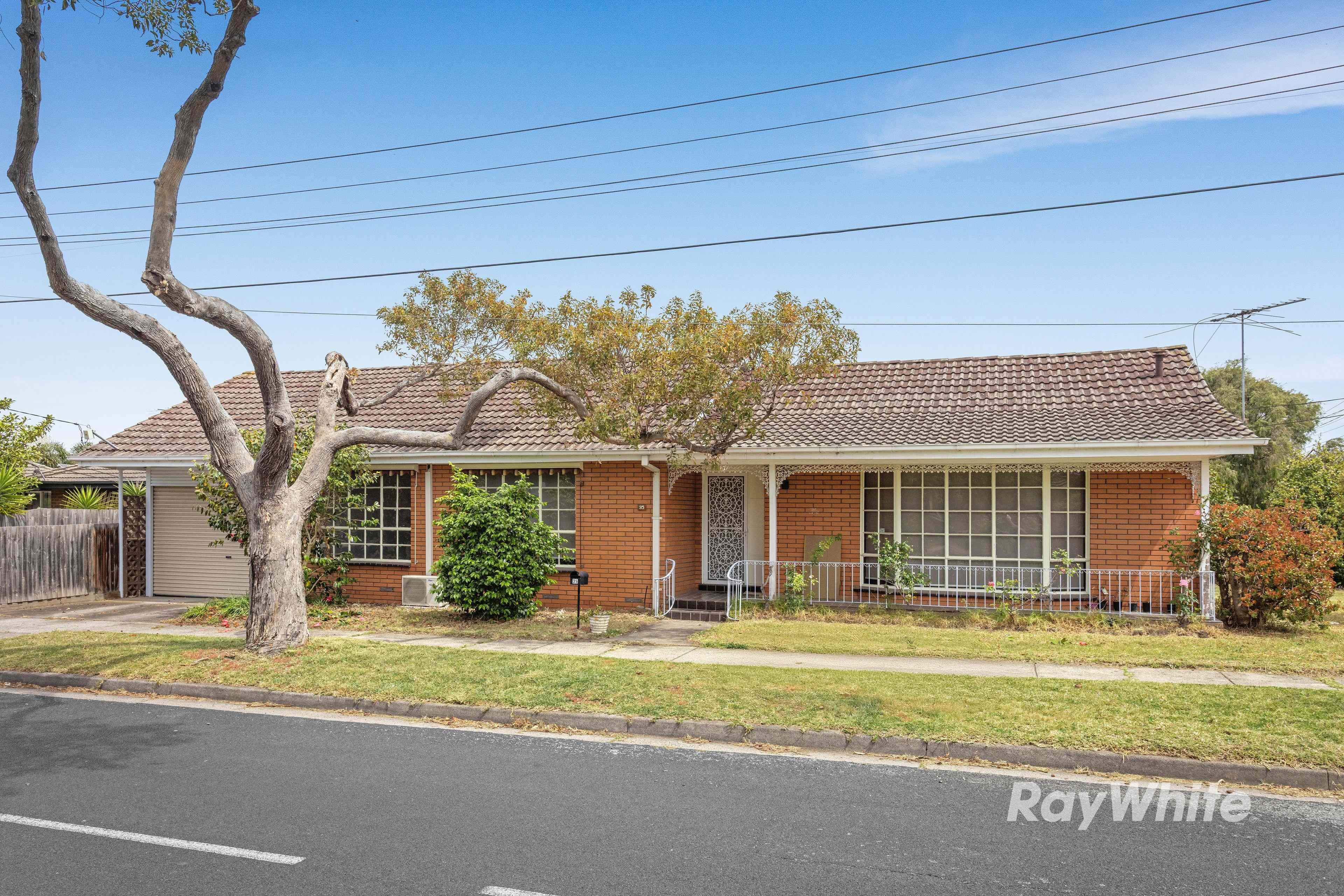 Spacious Home in Prime Oakleigh South Primary School Zone: VIC Oakleigh South, VIC 3167 House | Prop-GPT the AI-Powered Property Portal