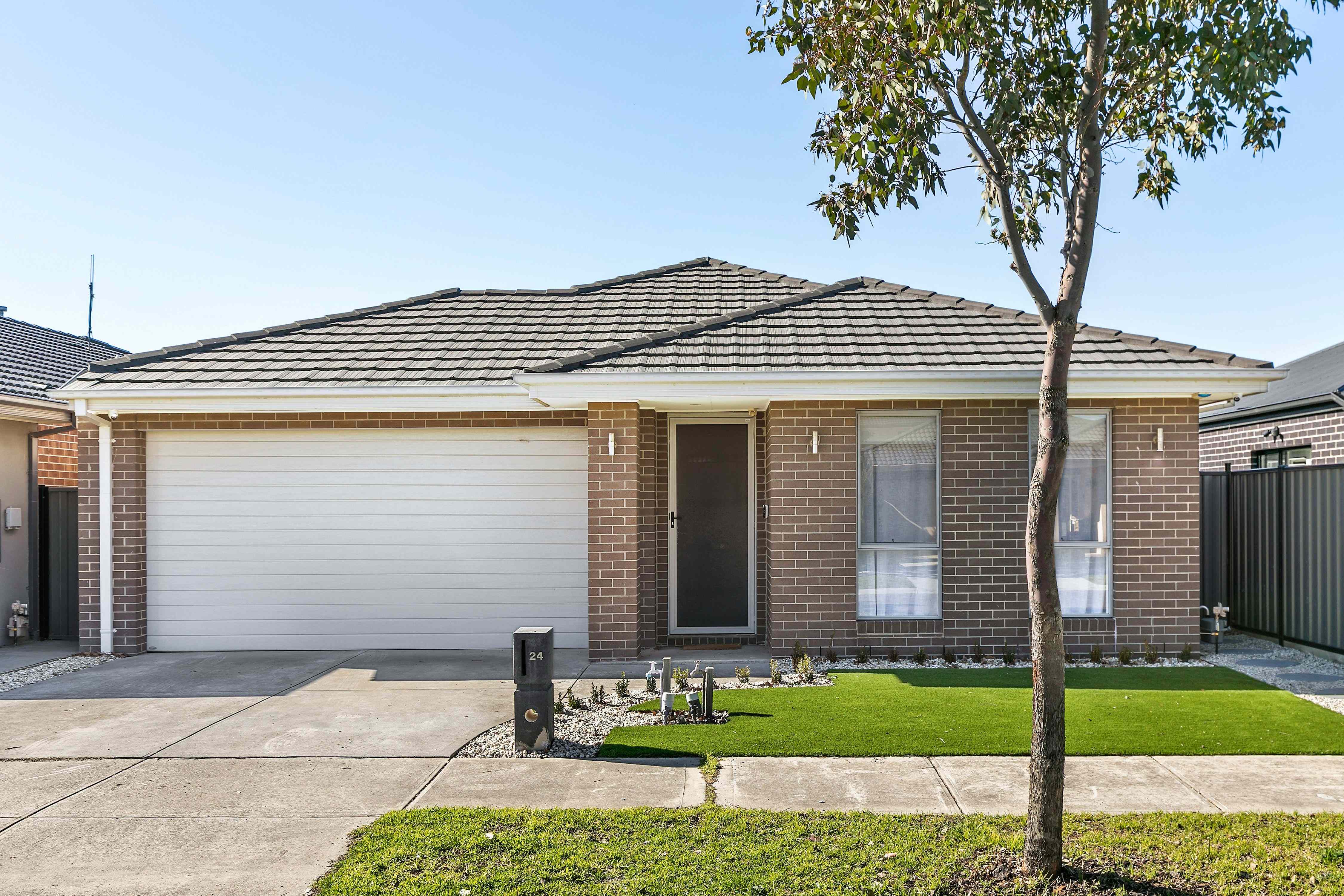 Spacious & Stylish 4-Bedroom Family Home for Lease in Craigieburn: VIC Craigieburn, VIC 3064 House | Prop-GPT the AI-Powered Property Portal