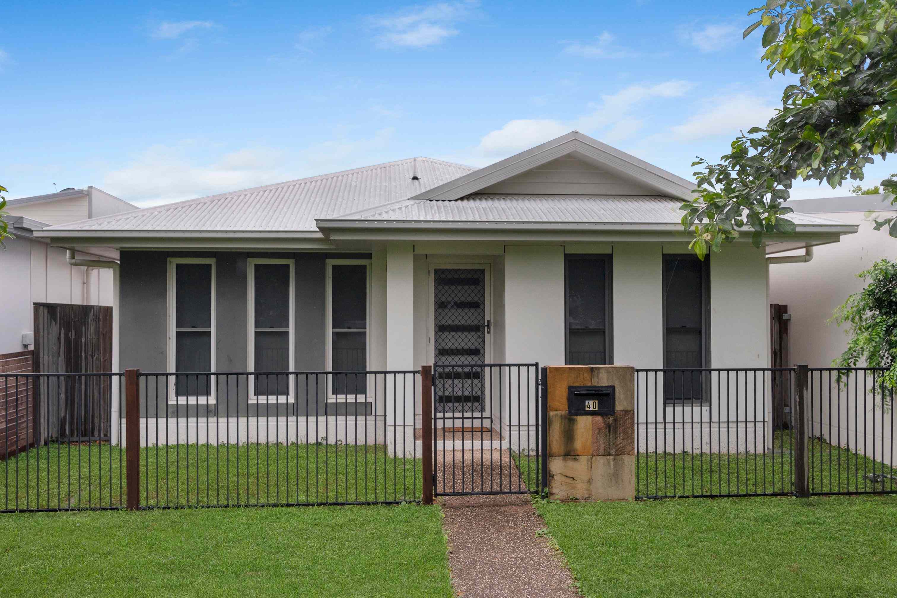 $550 per week Cosy 3-Bedroom Home Available in Sought-After Area: QLD Oonoonba, QLD 4811 House | Prop-GPT the AI-Powered Property Portal
